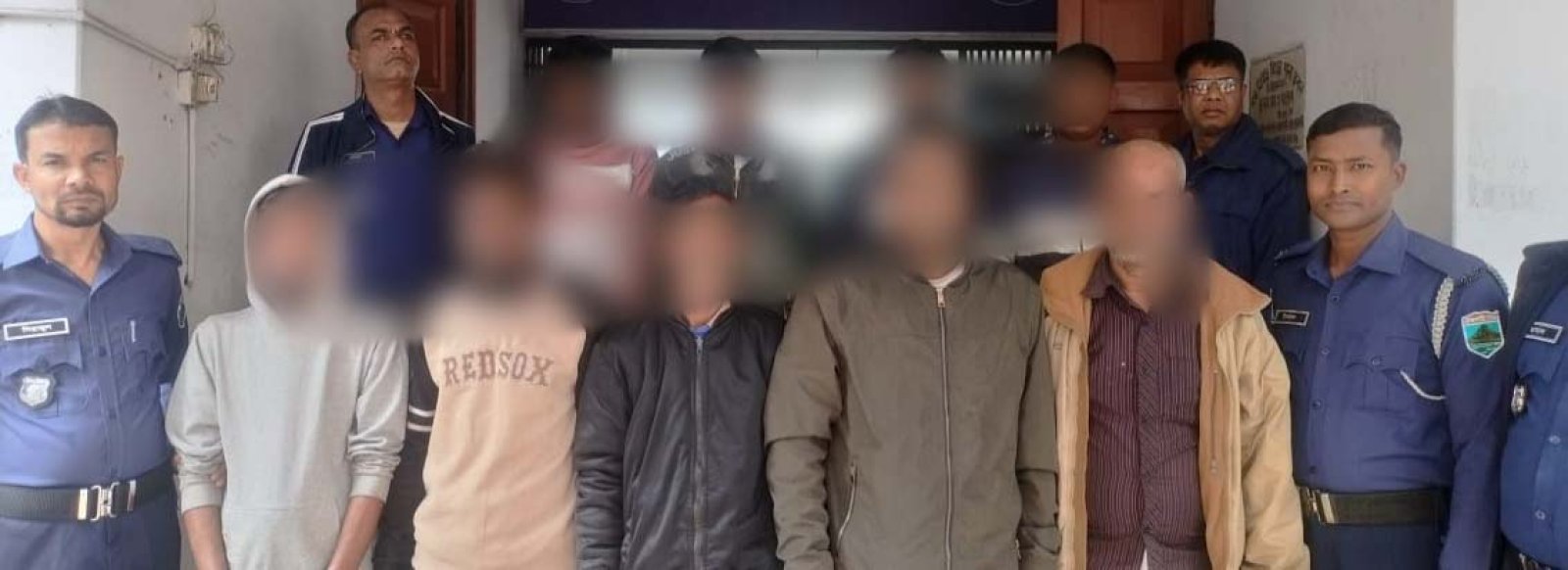 নগরীতে বিভিন্ন অপরাধের অভিযোগে গ্রেপ্তার ৩০ জন