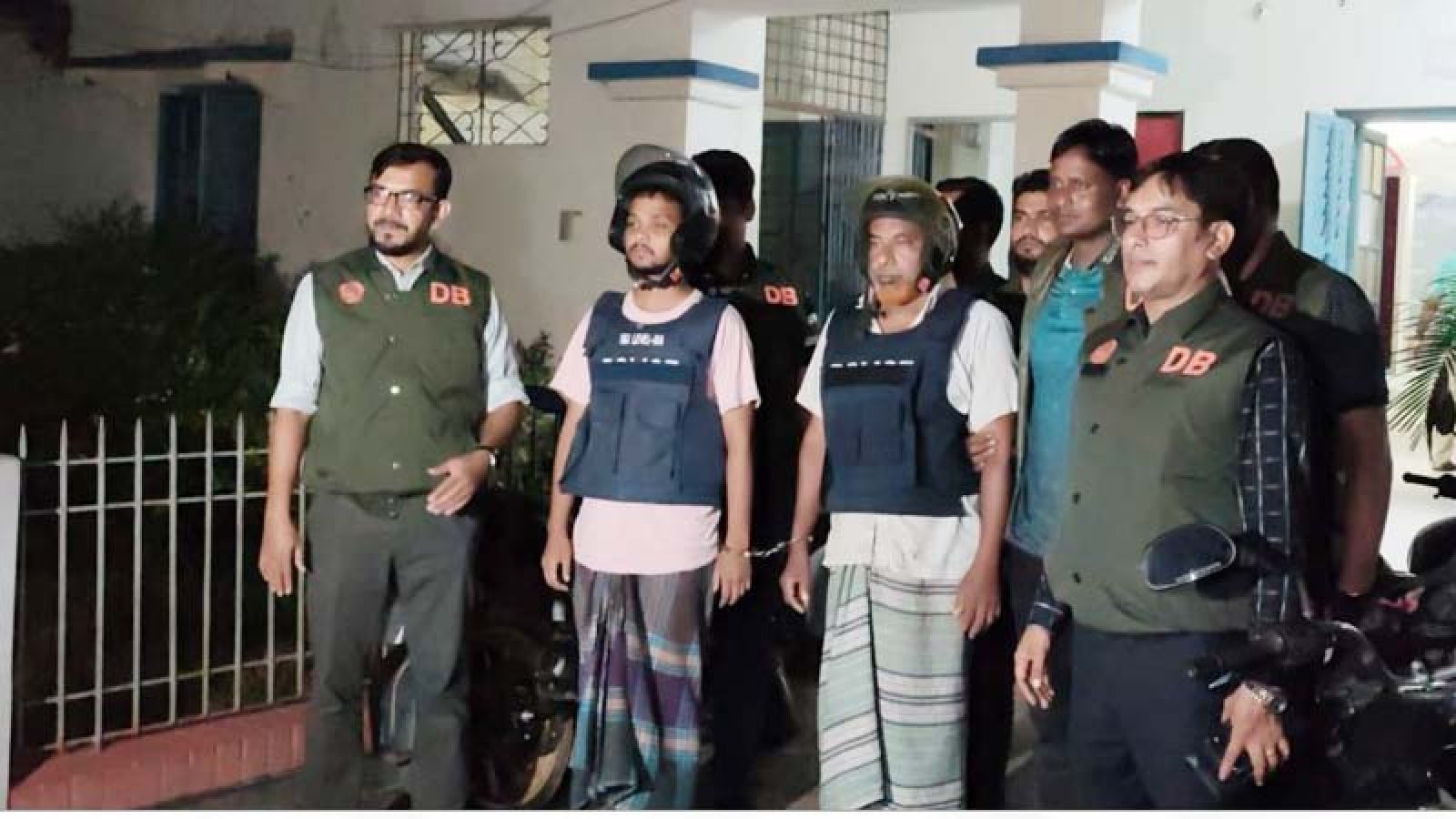 শিশু ‎কলিকে ধর্ষণের পর শ্বাসরোধে হত্যা, মরদেহ ঘরে রেখে খুঁজতে থাকেন আসামিরাও