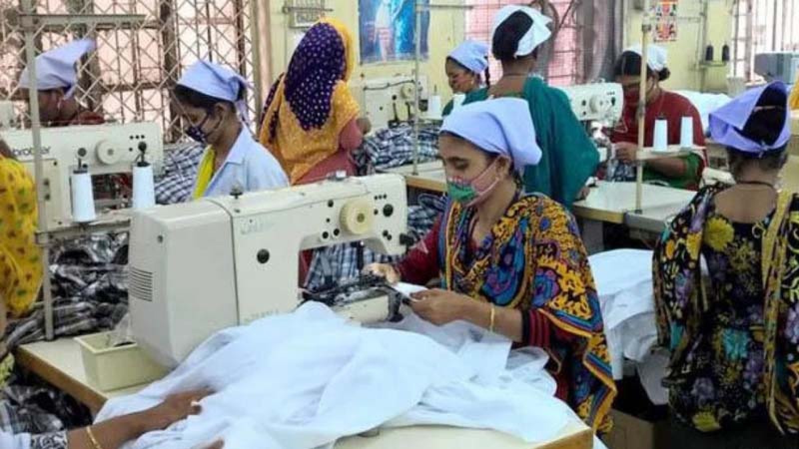 ইইউতে বাংলাদেশের পোশাকে বড় ধাক্কা, রফতানি কমলো ১৪%