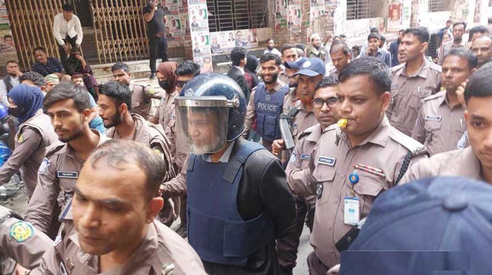 জামায়াত আমিরের এক্স ‘হ্যাকড’: বঙ্গভবনের কর্মী ছরওয়ারের জামিন