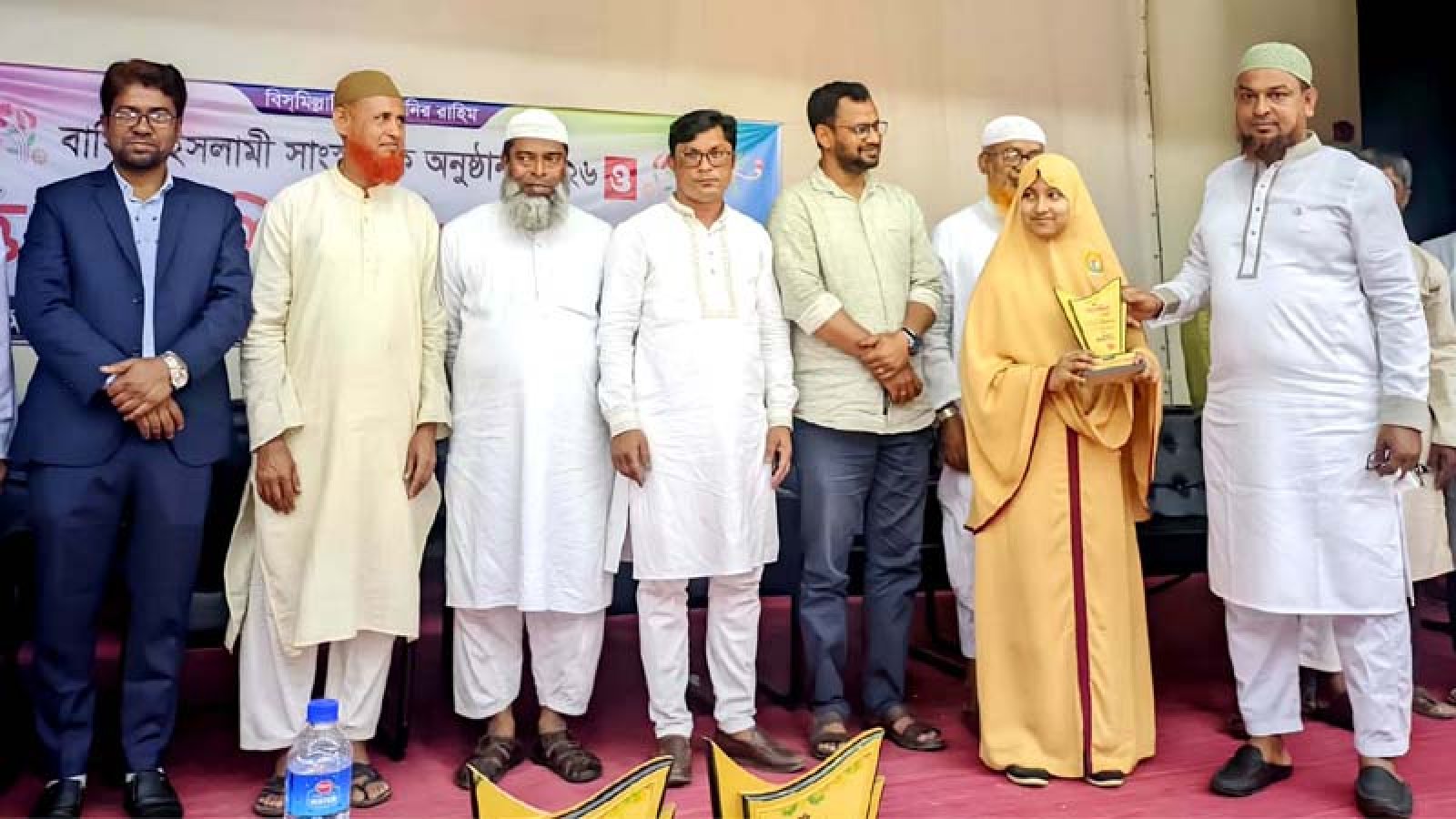 ধামইরহাটে আইডিয়াল মাদরাসার ইসলামী সাংস্কৃতিক অনুষ্ঠান ও বৃত্তিপ্রাপ্ত শিক্ষার্থীদের সংবর্ধনা