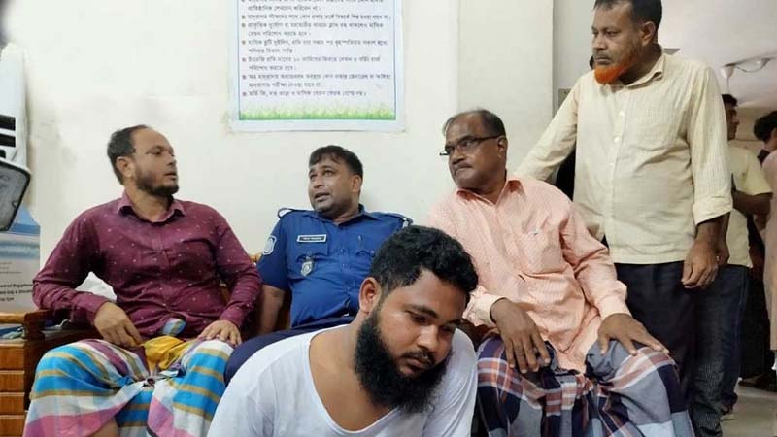 ‘৩ মাস ধরে ধর্ষণের শিকার’ মাদ্রাসাছাত্রের কল—‘মা খুব কষ্ট হচ্ছে, আমাকে নিয়ে যাও’
