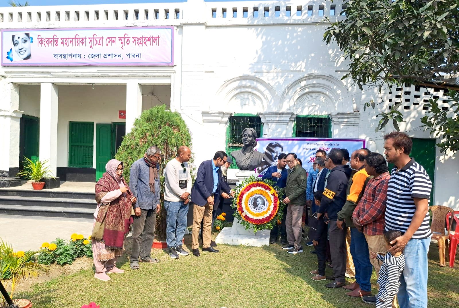 পাবনায় মহানায়িকা সুচিত্রা সেনের প্রয়ান দিবস ও কবি বন্দে আলী মিয়ার জন্মদিন পালন