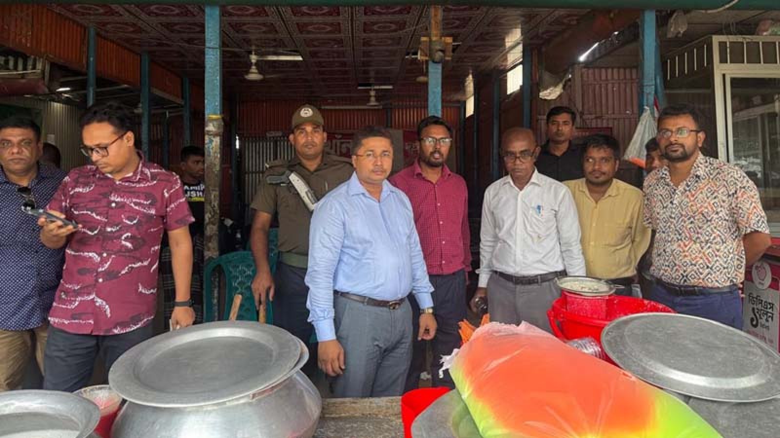 উল্লাপাড়ায় ঘোল-মাঠা ও শিশু খাদ্যের দোকানে অভিযান, জরিমানা ২ লাখ ৪০ হাজার