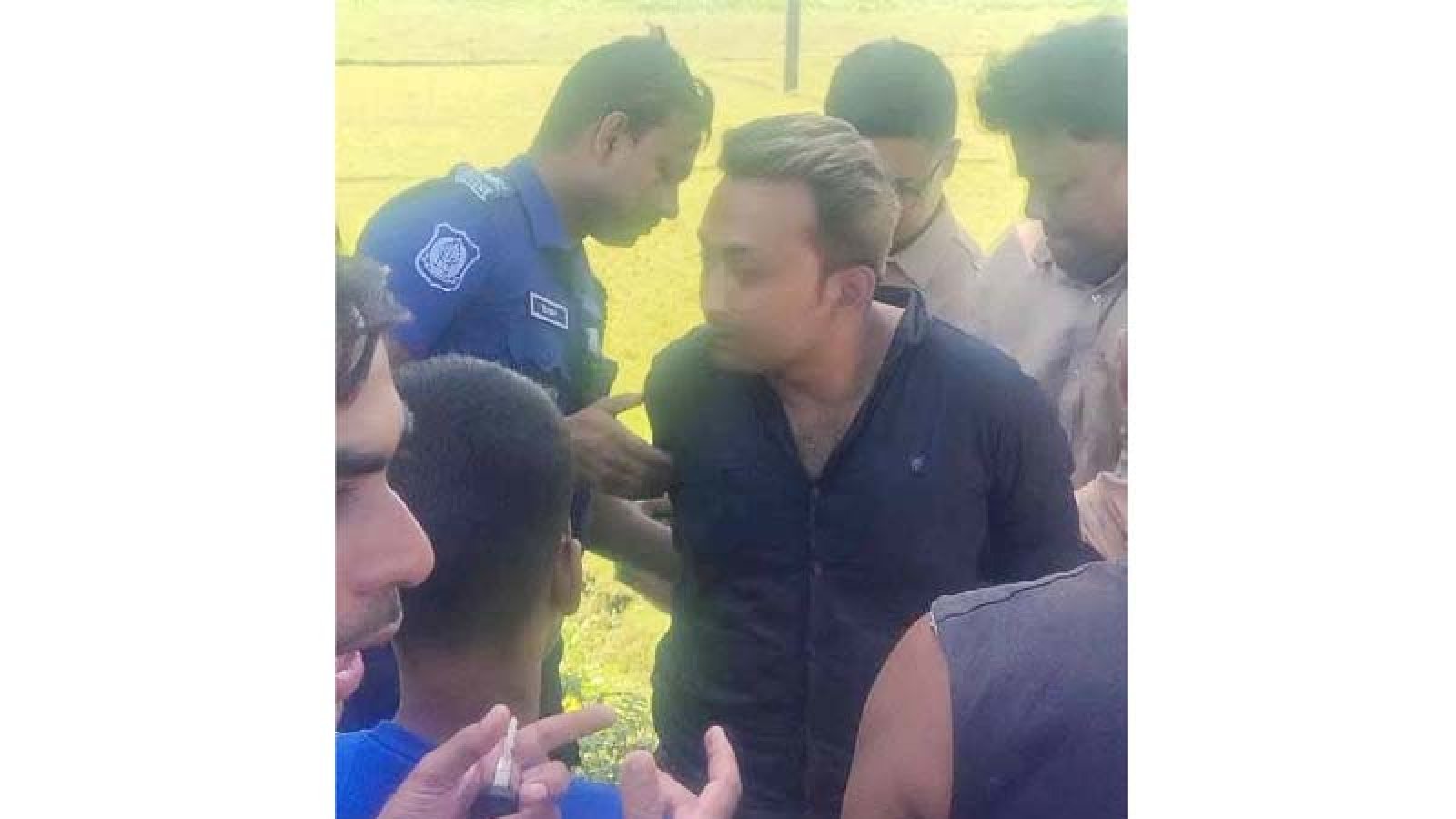 মা‌কে ছু‌রিকাঘা‌তে হত্যা: ৫ ঘণ্টার মধ্যে পলাতক ছে‌লে আটক