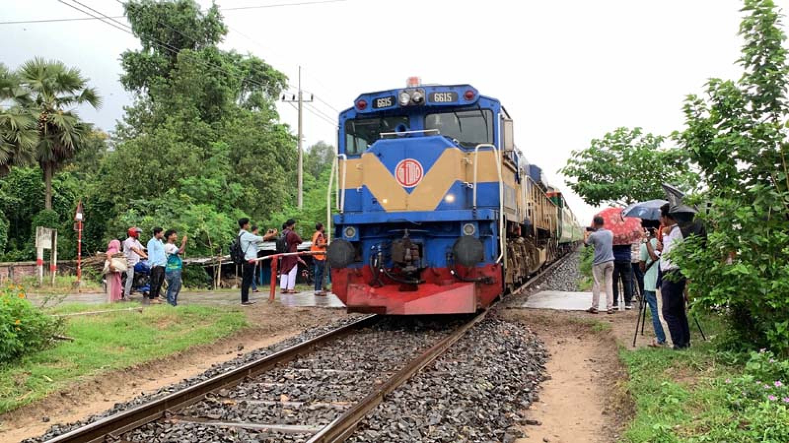 রাজশাহীতে ৮ ঘণ্টা রেলপথ অবরোধে ক্ষতি ৩৫ লাখ টাকা : রেলওয়ে