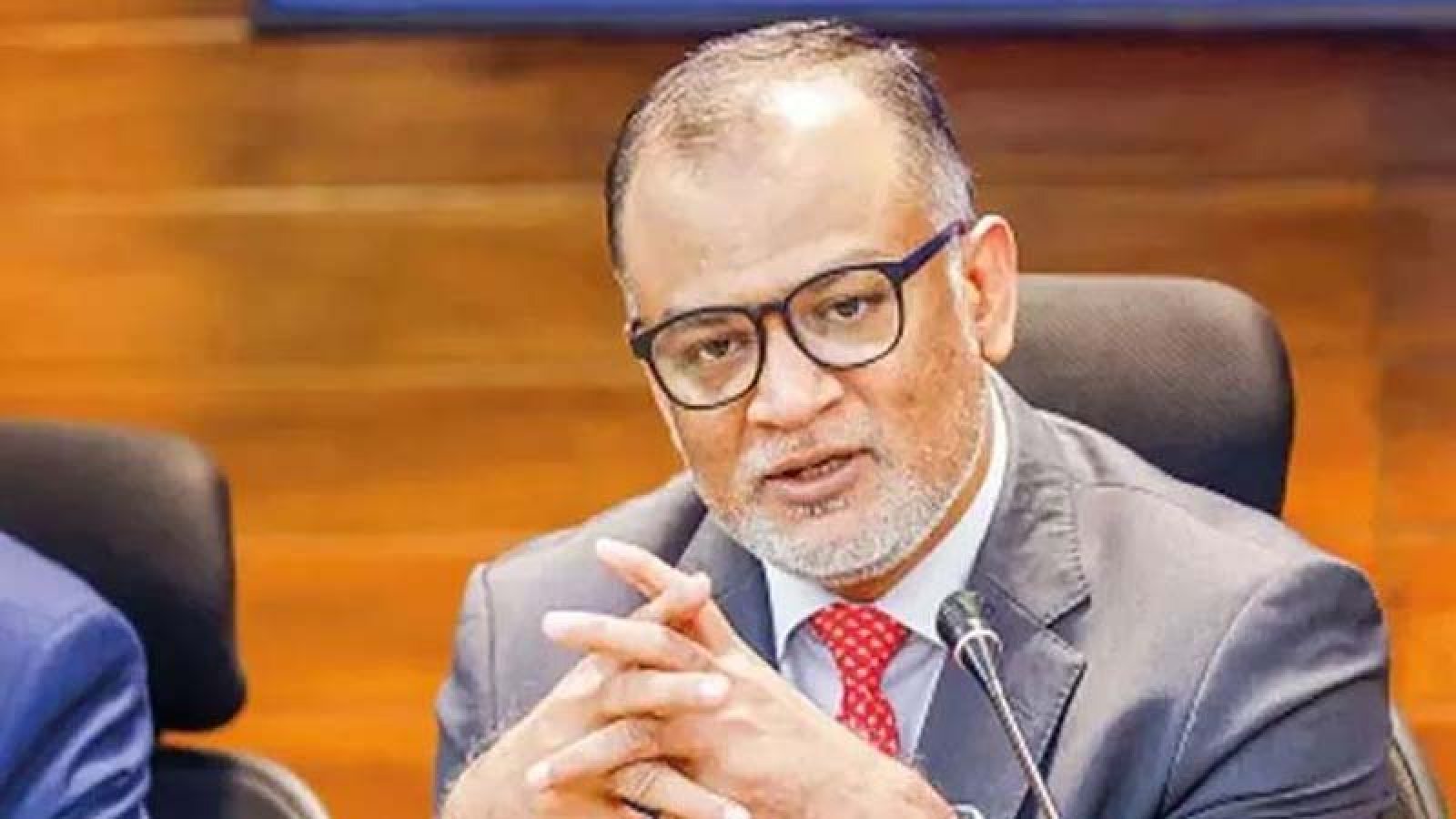বিমানের চেয়ারম্যান পদ থেকে বশিরউদ্দীনকে অব্যাহতি