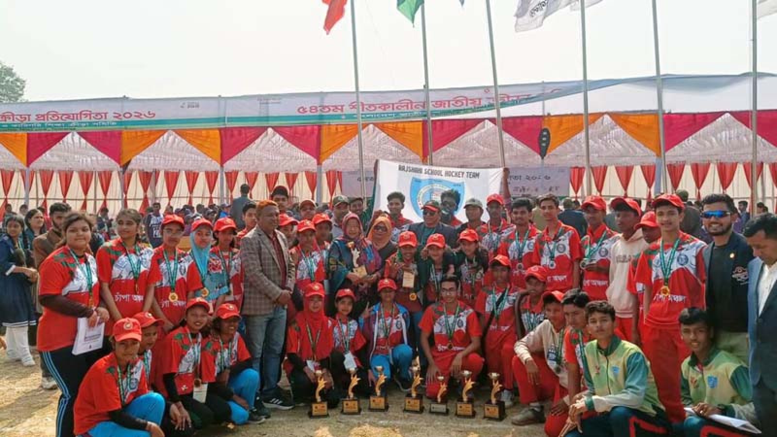 শহীদ মামুন মাহমুদ পুলিশ লাইনস্ স্কুলের ১৬তম শিরোপা অর্জন