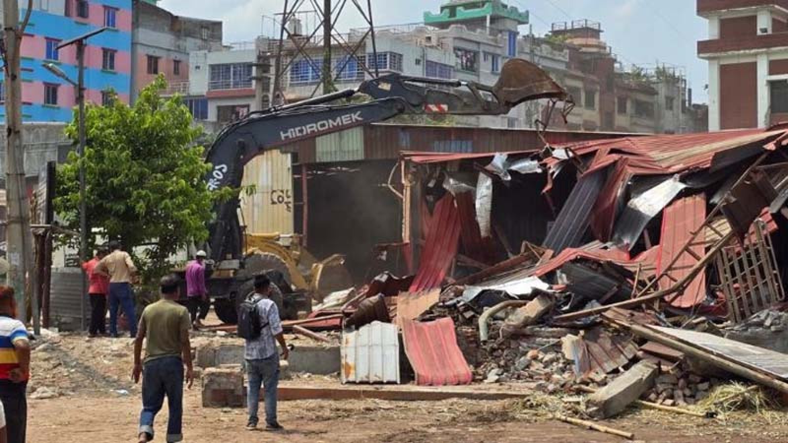হাজী সেলিমের অবৈধ স্থাপনা উচ্ছেদ, সরকারি জমি উদ্ধার