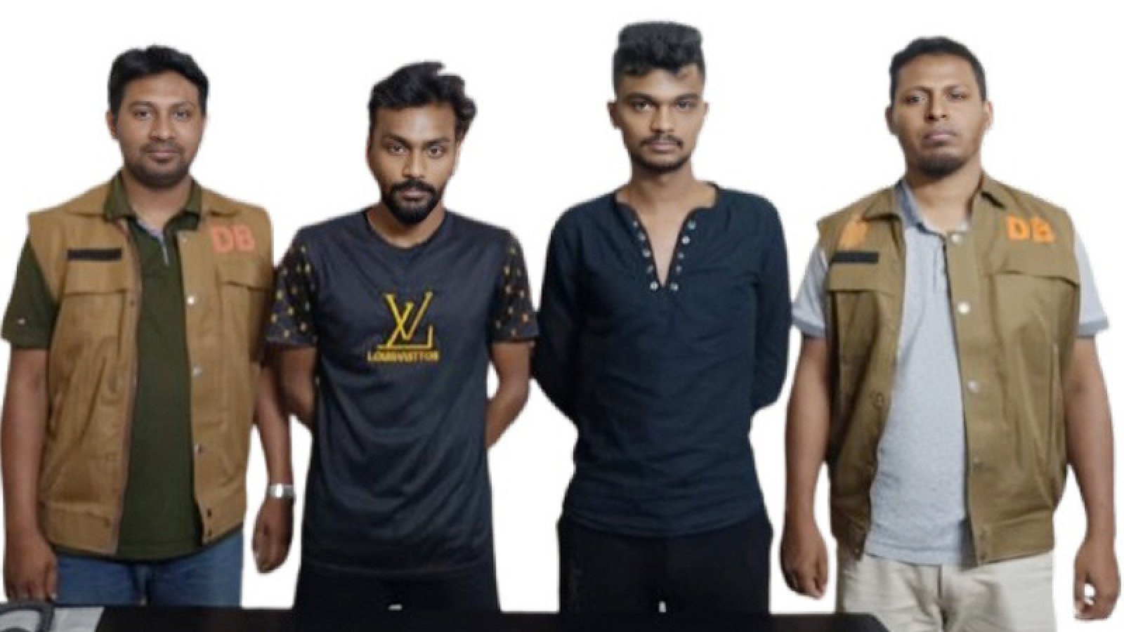 নগরীতে অটোরিক্সা ছিনতাইকালে দু’জন গ্রেপ্তার