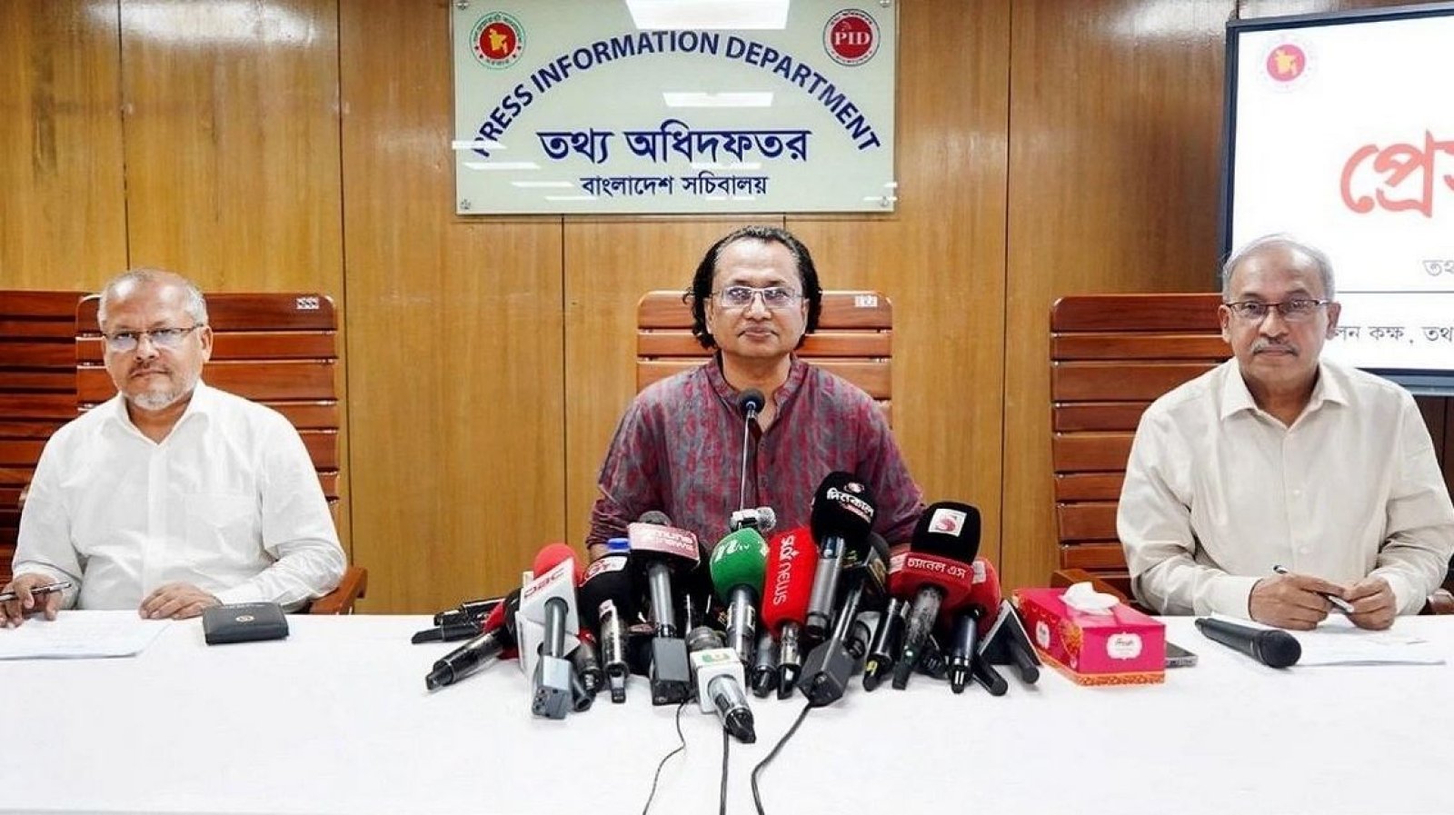 শেখ হাসিনাকে ফেরত আনাটা বাংলাদেশ-ভারতের বিষয় : উপদেষ্টা জাহেদ