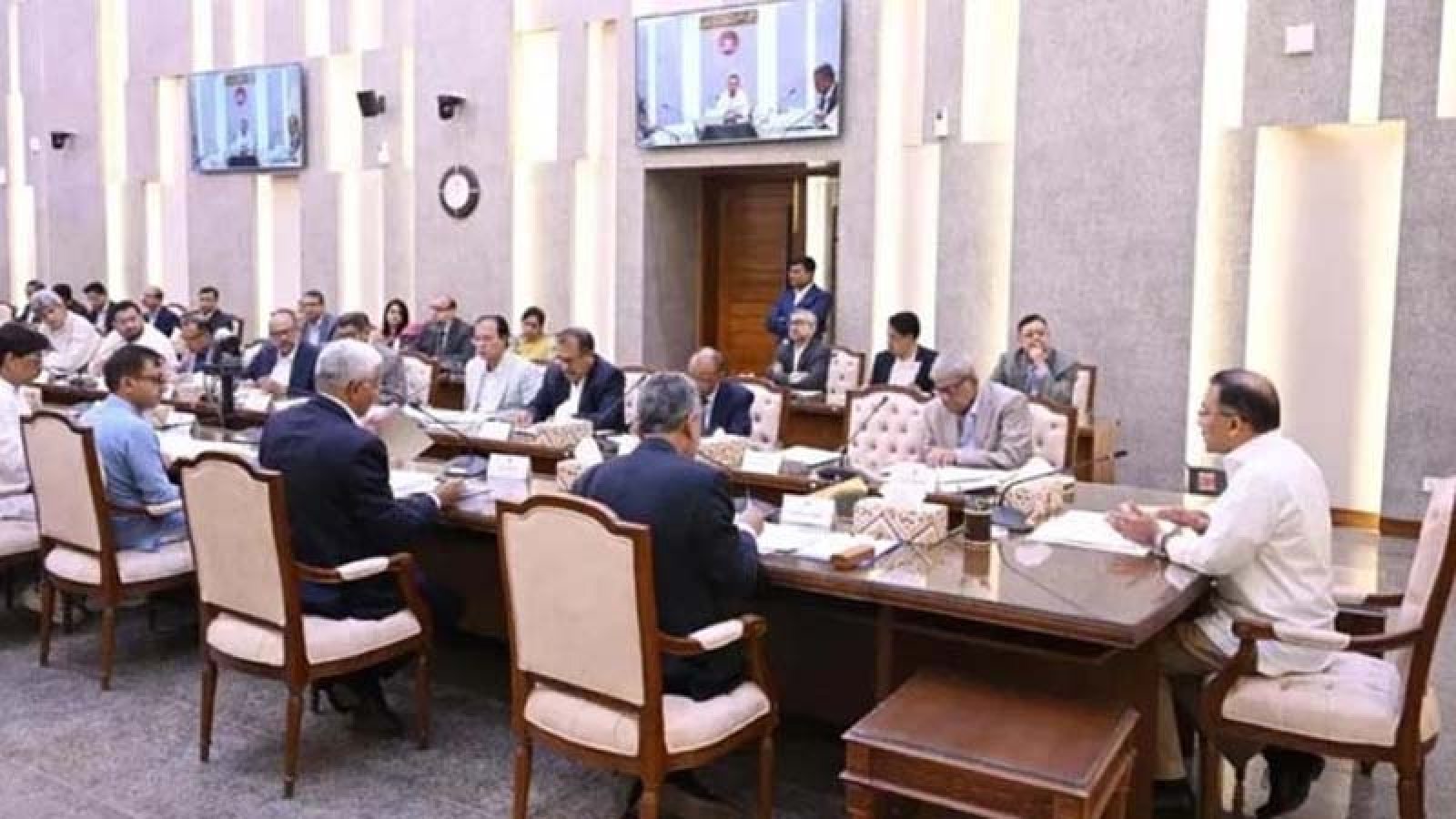 প্রাথমিকভাবে আট উপজেলায় ফ্যামিলি কার্ড, কমিটি গঠন