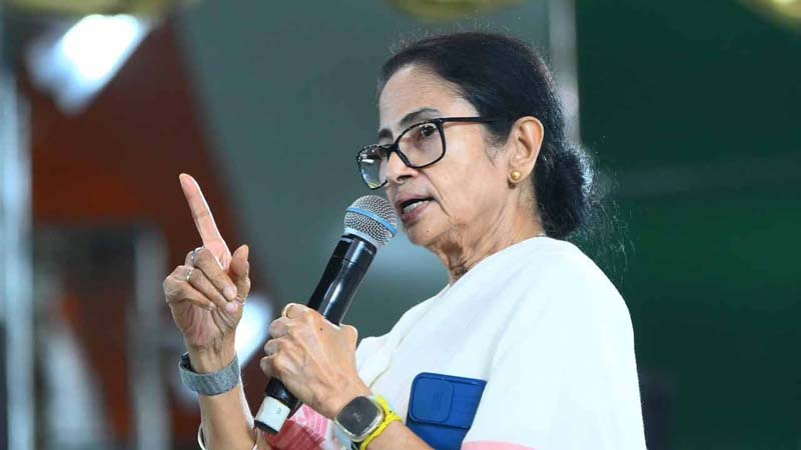 মন্ত্রীরা রাজ্যের বাইরে চিকিৎসা করাতে গেলে মুখ্যমন্ত্রীর অনুমতি বাধ্যতামূলক!