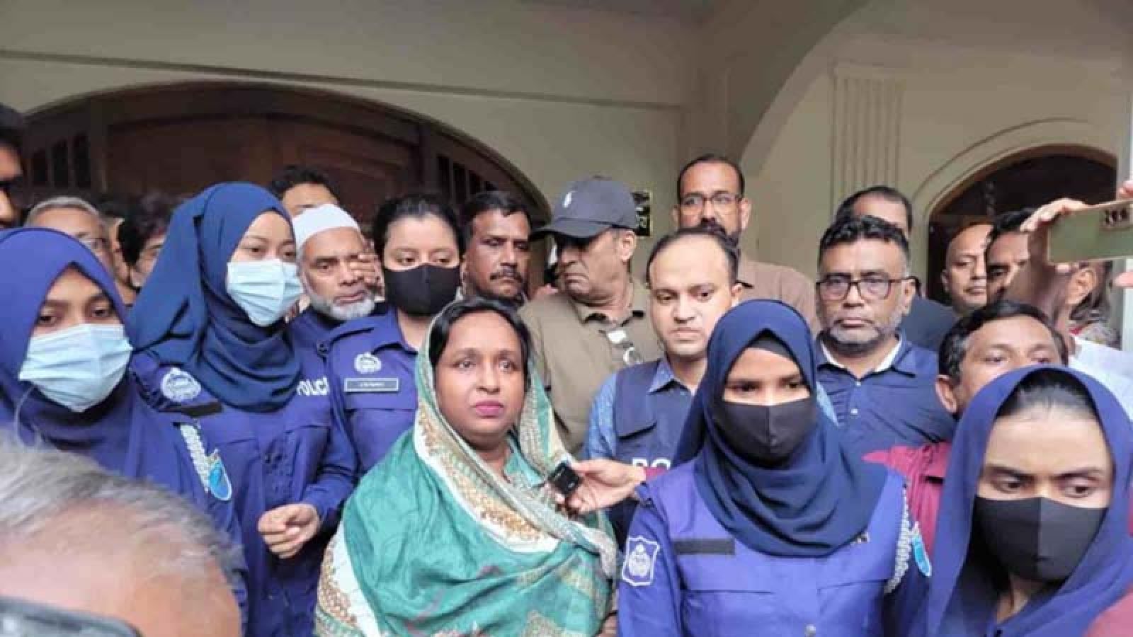 ১২ মামলায় আইভীর জামিন বহাল, ‘মুক্তিতে বাধা নেই’