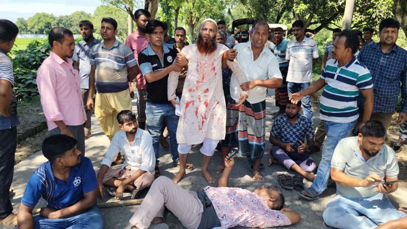 হিমাগার ভাড়া নিয়ে বিরোধ, পবায় আলু ব্যবসায়ী নেতাসহ দুজনকে মারধর