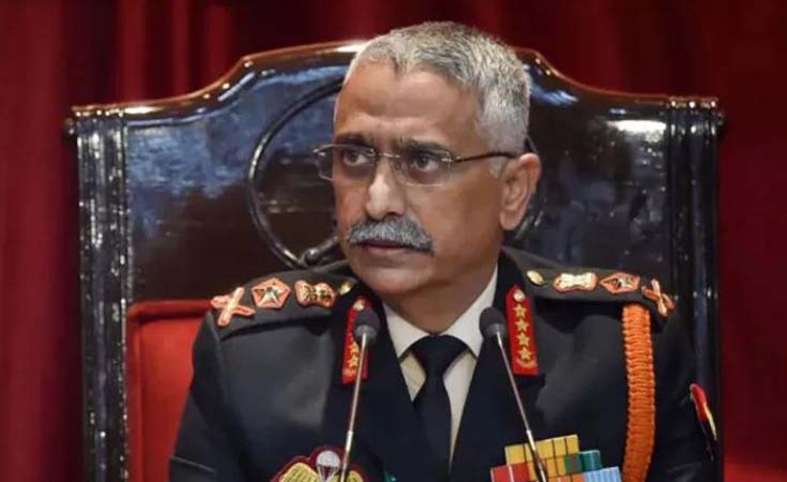 সাবেক সেনাপ্রধানের স্মৃতিকথা নিয়ে ভারতের রাজনীতি উত্তপ্ত