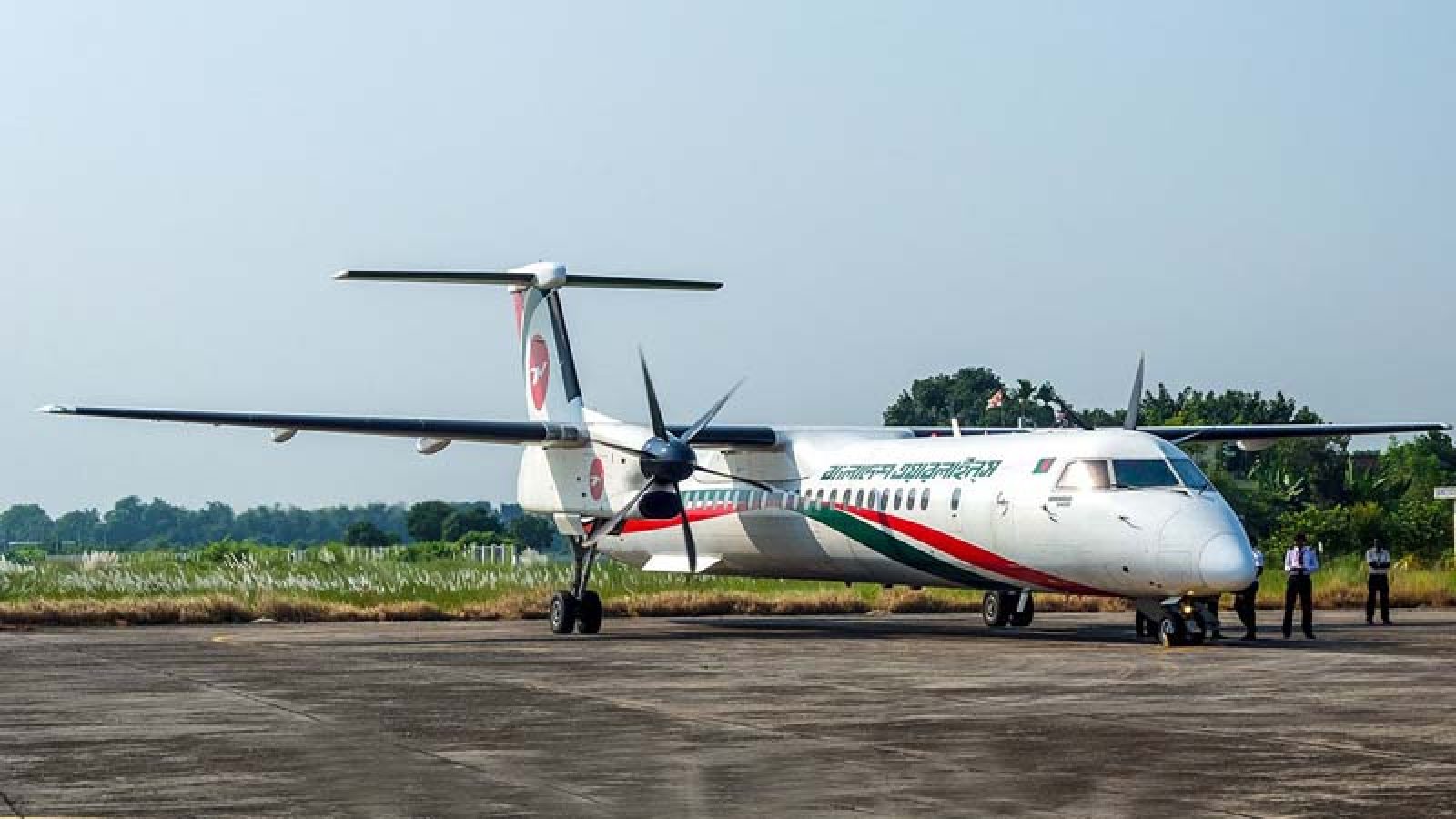 রাজশাহী-ঢাকা আকাশপথে ভাড়া দ্বিগুন, জিম্মি যাত্রীরা