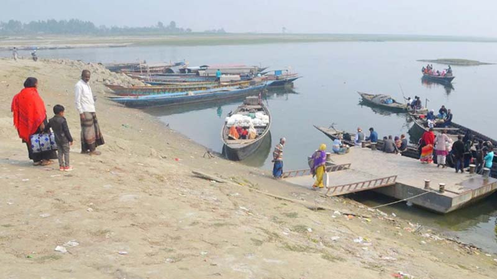 বগুড়ার যমুনার অংশে পৃথক দুটি নৌবন্দর, আনন্দে ভাসছে দু’পাড়ের মানুষ