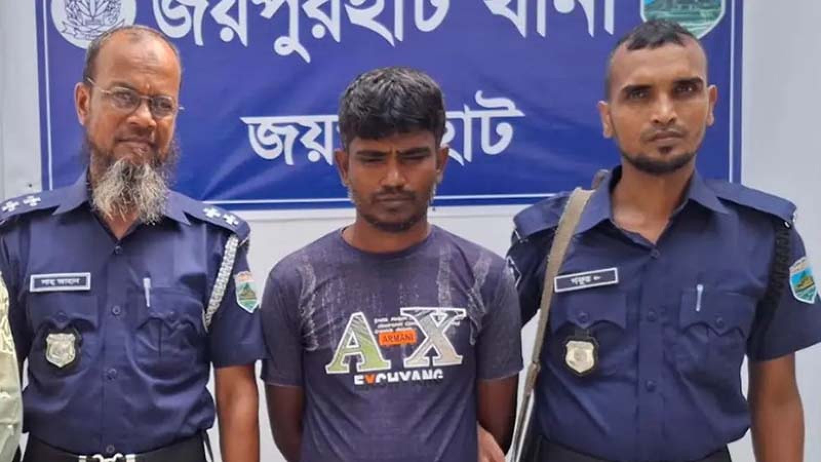 সৎ মেয়েকে ধর্ষণ, মায়ের মামলায় সৎ বাবা গ্রেপ্তার