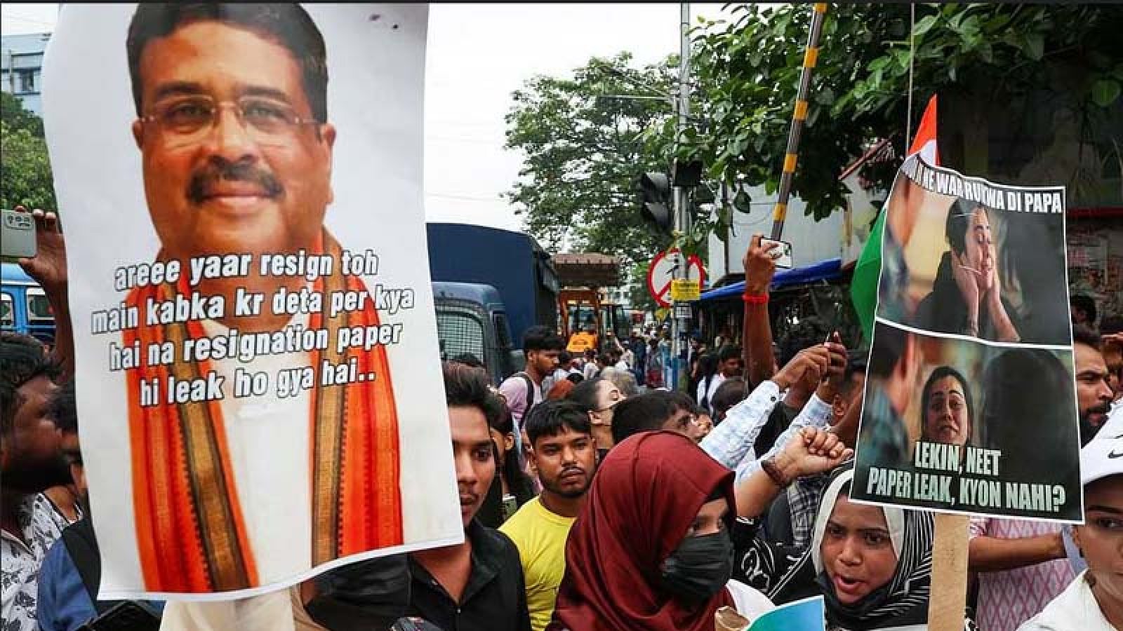 প্রশ্নফাঁস আন্দোলন থেকেই উত্থান হয়েছিল ভারতের পদত্যাগী শিক্ষামন্ত্রীর