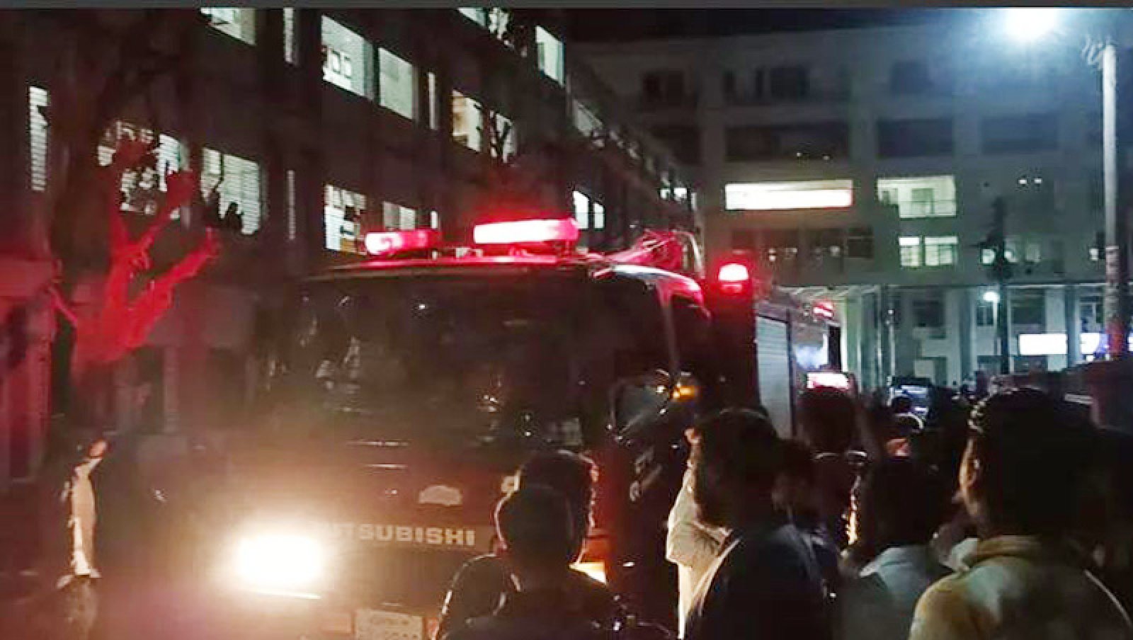শেবাচিমে আগুন, অক্সিজেন সংকটে ২ রোগীর মৃত্যুর অভিযোগ