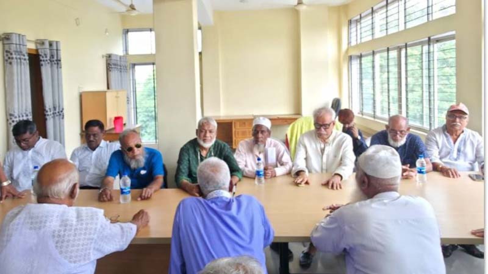 চারঘাটে মুক্তিযোদ্ধাদের দাবি শুনলেন এমপি আবু সাইদ চাঁদ
