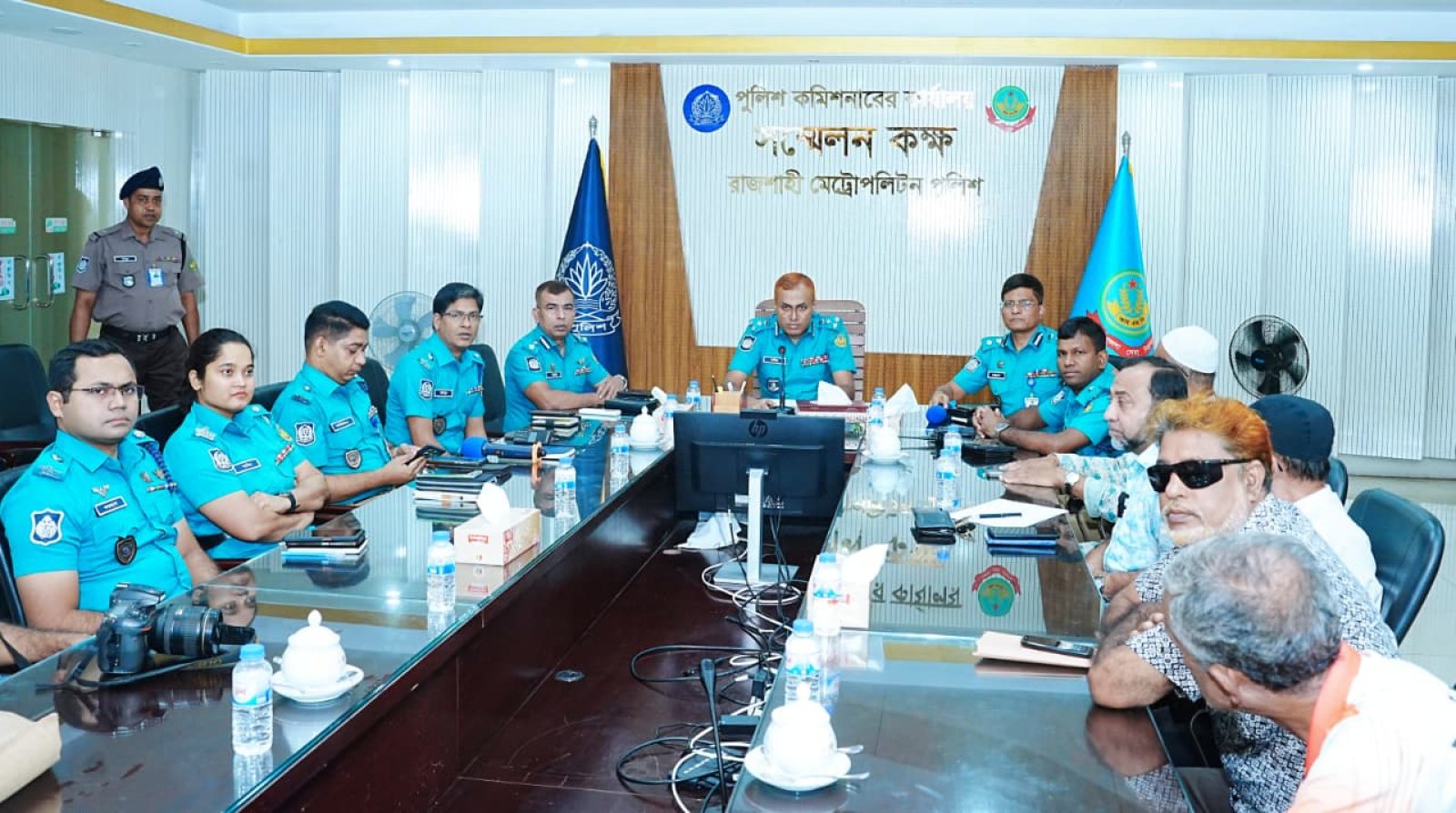 রাজশাহীতে আইনশৃঙ্খলা নিয়ে গণমাধ্যমকর্মীদের সঙ্গে আরএমপি কমিশনারের মতবিনিময়