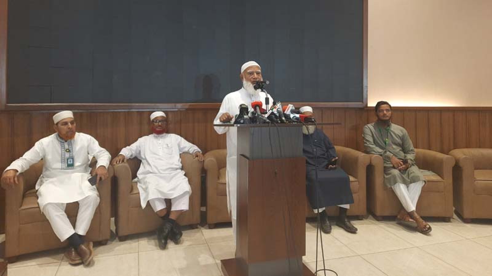 ‘জুলাই সনদ বাস্তবায়ন হলে’ ডেপুটি স্পিকারের পদ নেবে জামায়াত