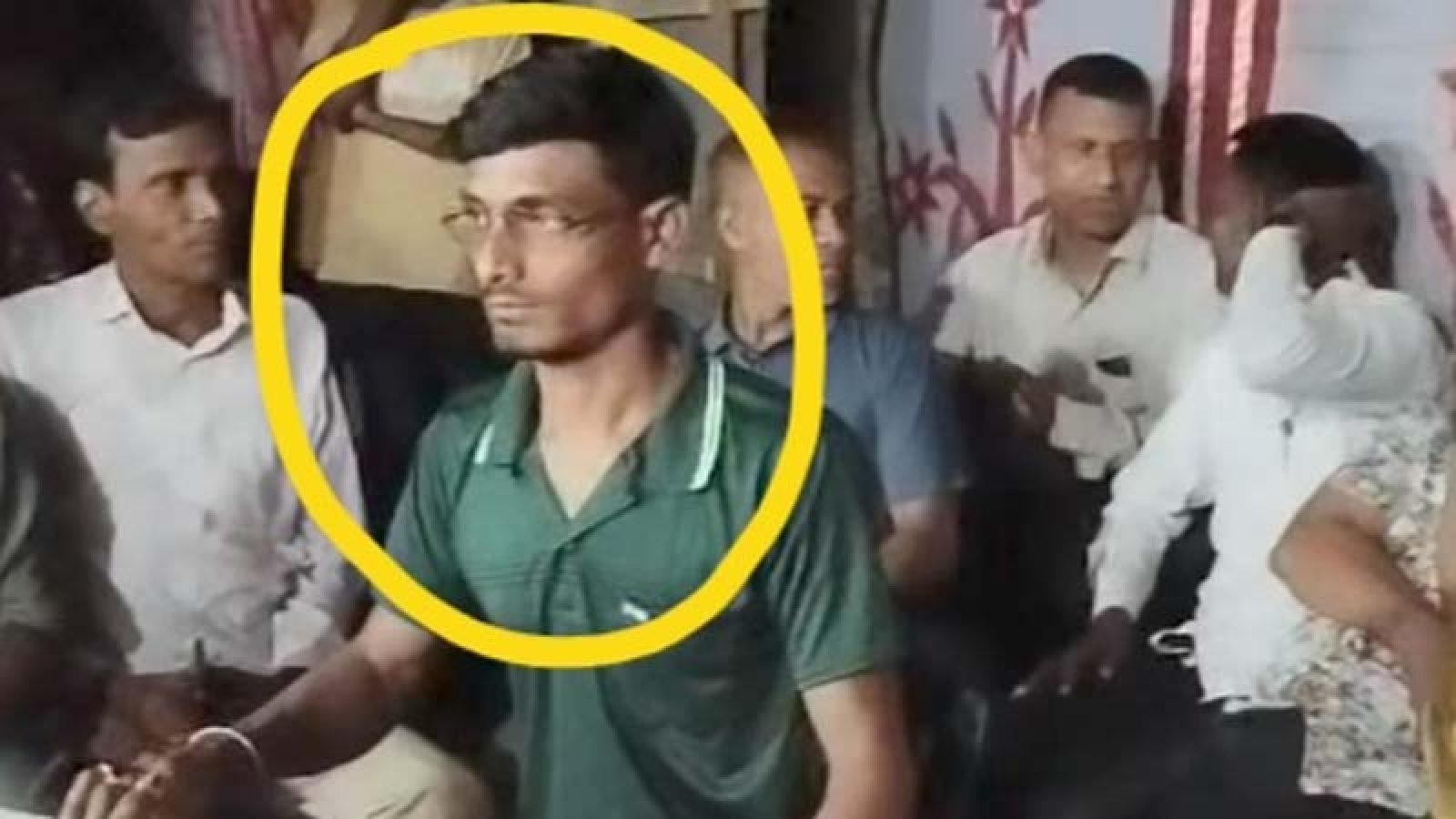 বড়াইগ্রামে গানের ক্লাশে ডেকে নিয়ে ছাত্রীকে ধর্ষণ, নারী সহ আটক ২