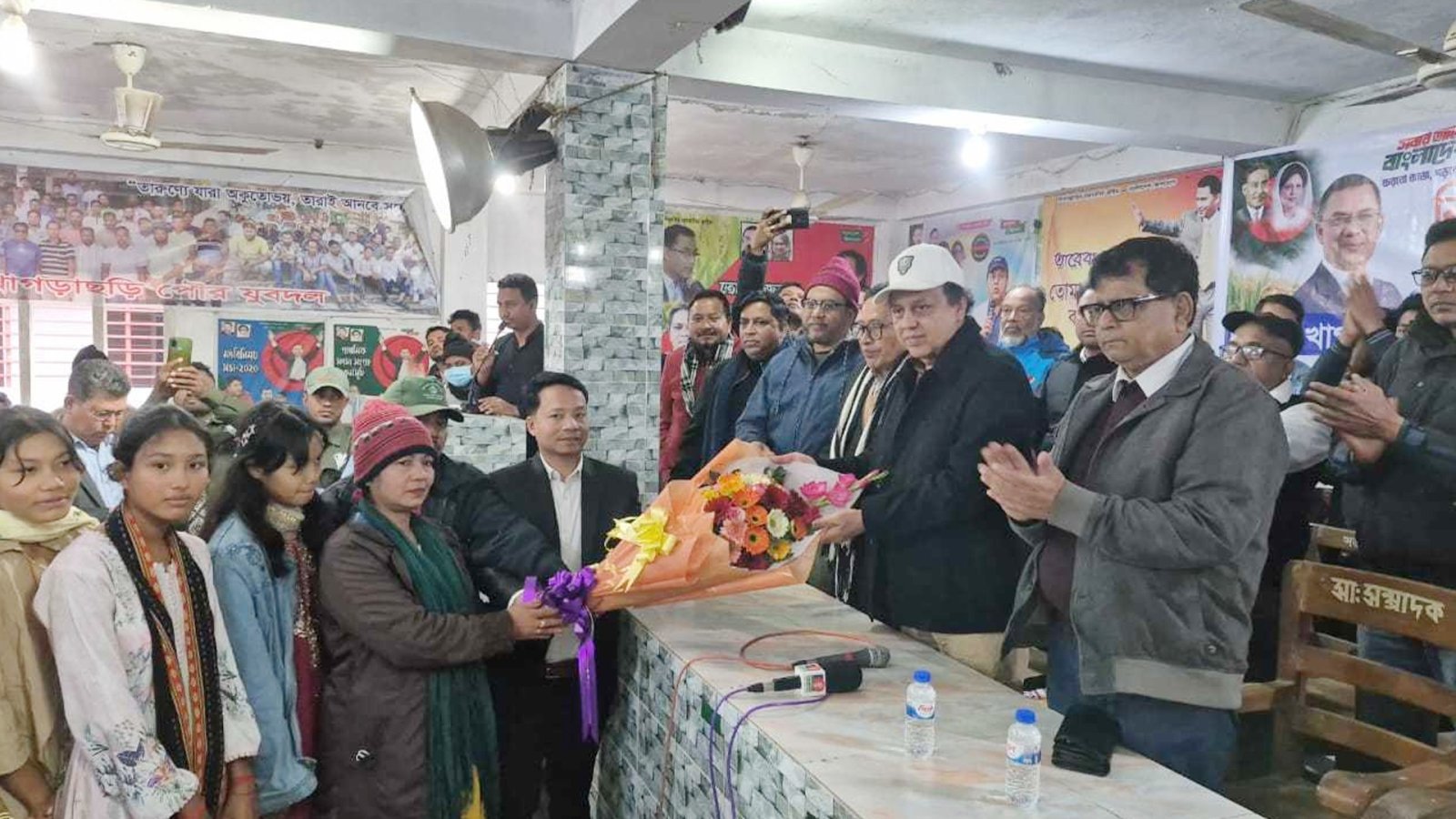 বিএনপিতে যোগ দিলেন এনসিপির তিন শতাধিক নেতাকর্মী