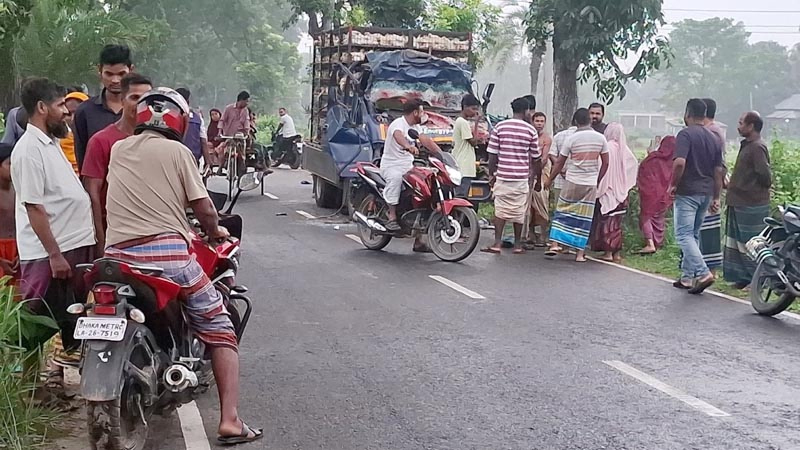 টাঙ্গাইলে ট্রাক-পিকআপের সংঘর্ষে নিহত ৪