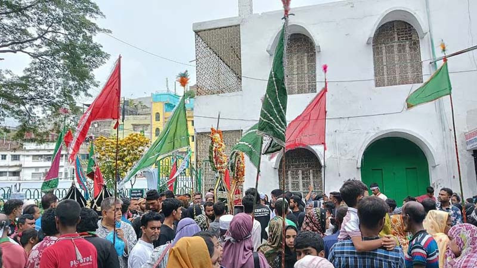 তাজিয়া মিছিল আর মাতমে কারবালা স্মরণ