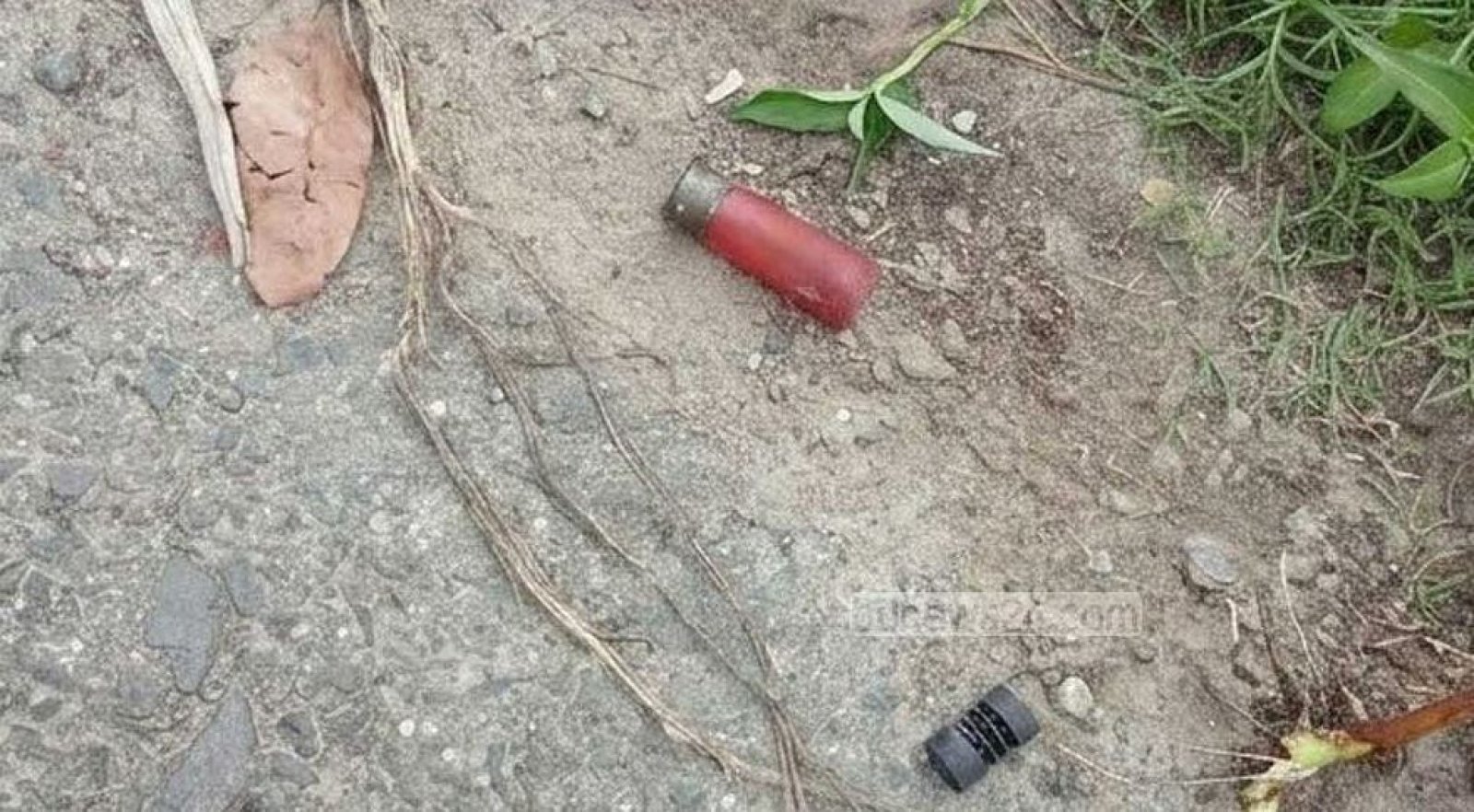 যশোরে বাঁওড় দখলের বিরোধে বাড়িঘরে হামলা-ভাঙচুর, গুলিতে আহত ৬