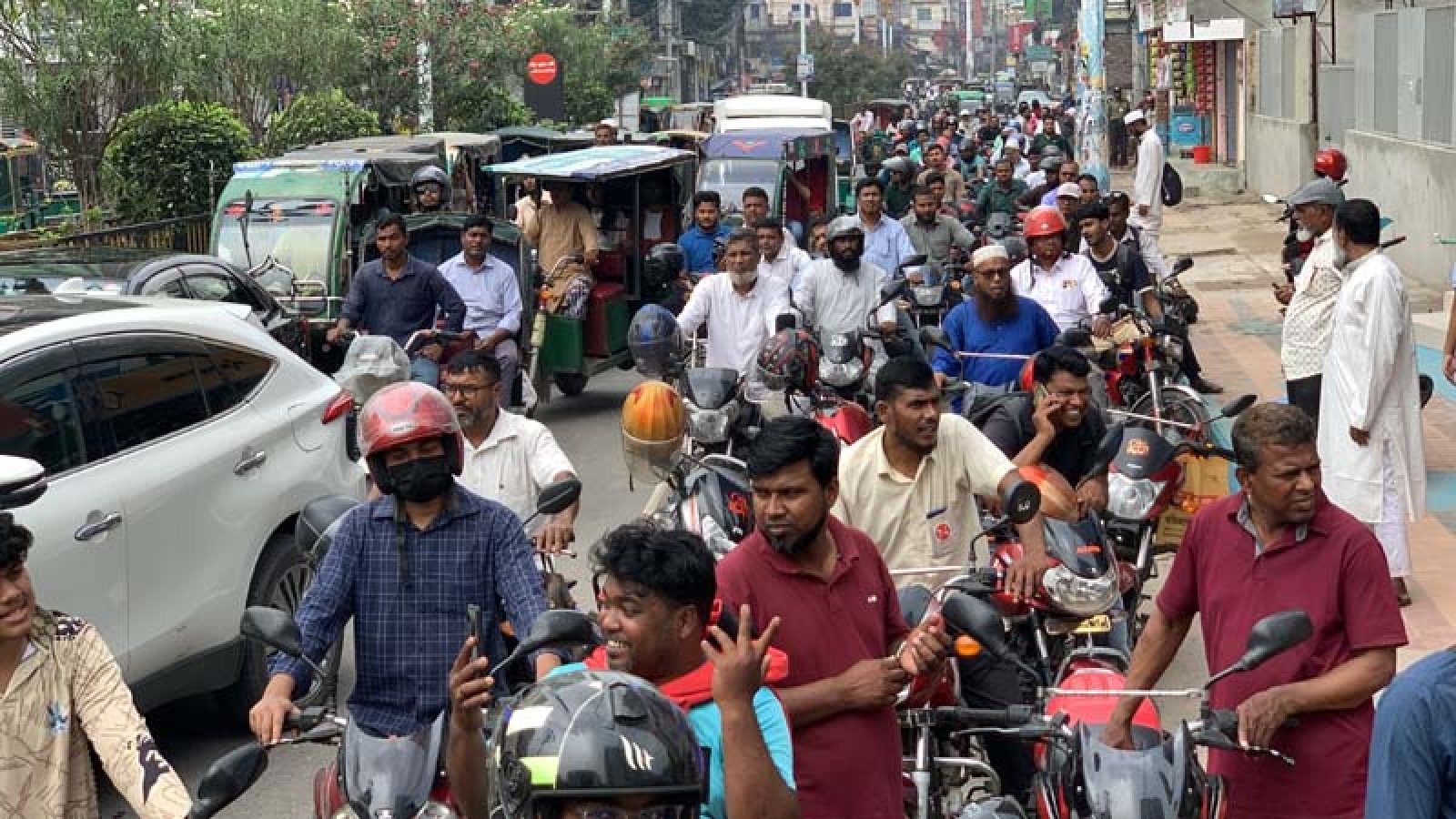রাজশাহীর ৪৬টি পাম্পের অধিকাংশে নেই তেল