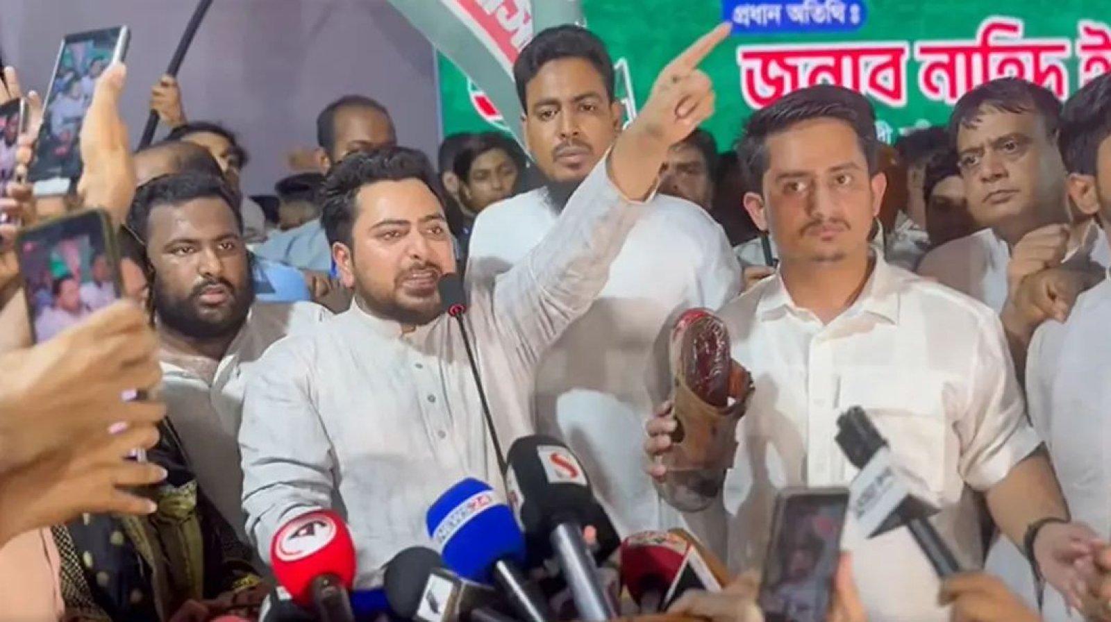 এই বোমা বিস্ফোরণ প্রশাসনের সহায়তায় হয়েছে : নাহিদ ইসলাম