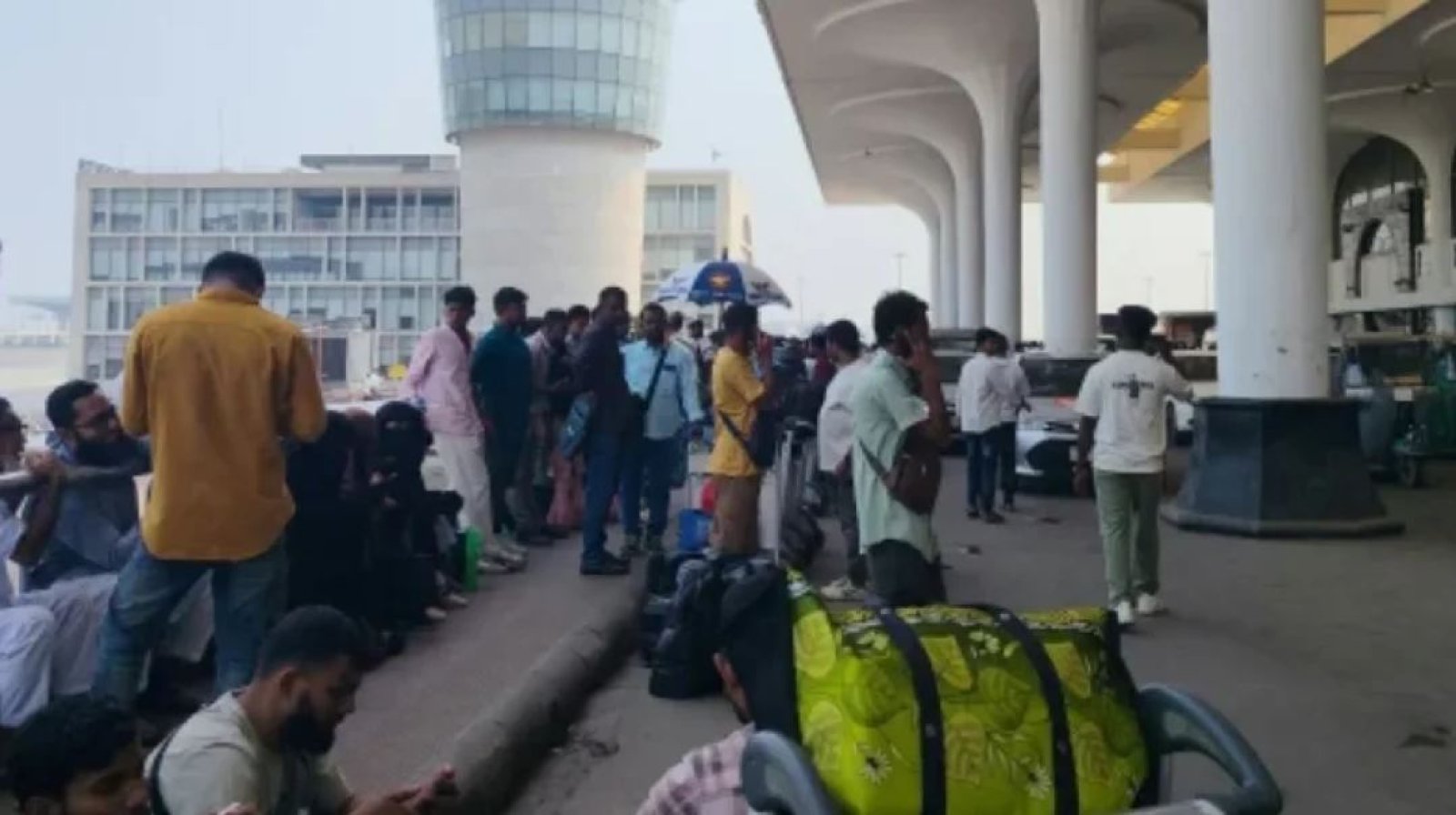 ইউরোপ থেকে ৩৫ বাংলাদেশিকে ফেরত