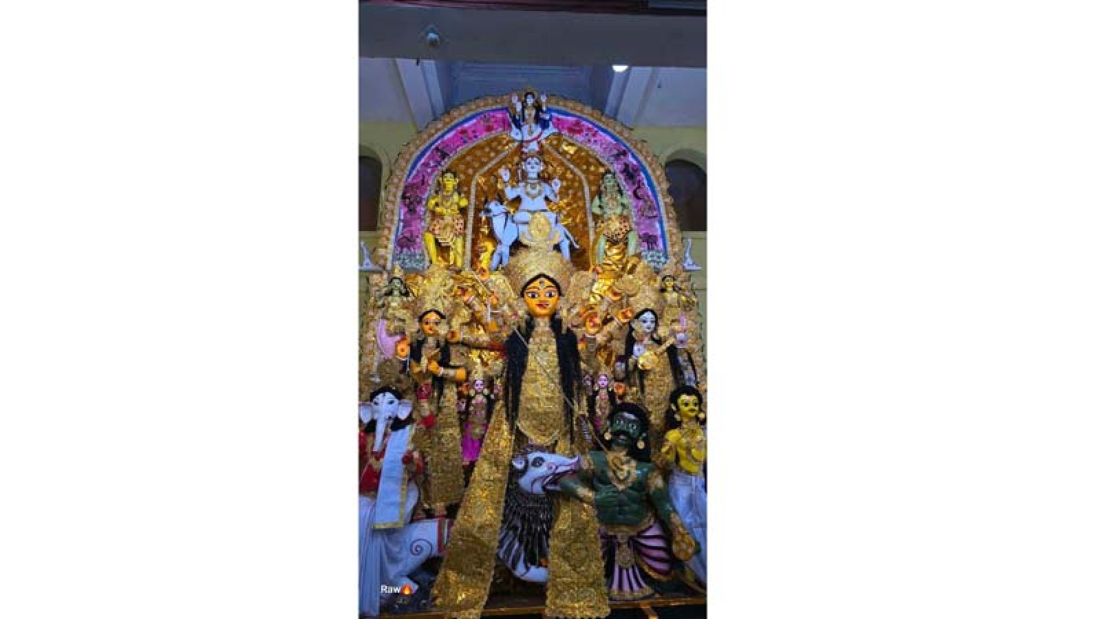 চাঁপাইনবাবগঞ্জে ১৬৪ মণ্ডপে দুর্গোৎসব, উৎসবে মাতলেন নারী-পুরুষ ও শিশুরা