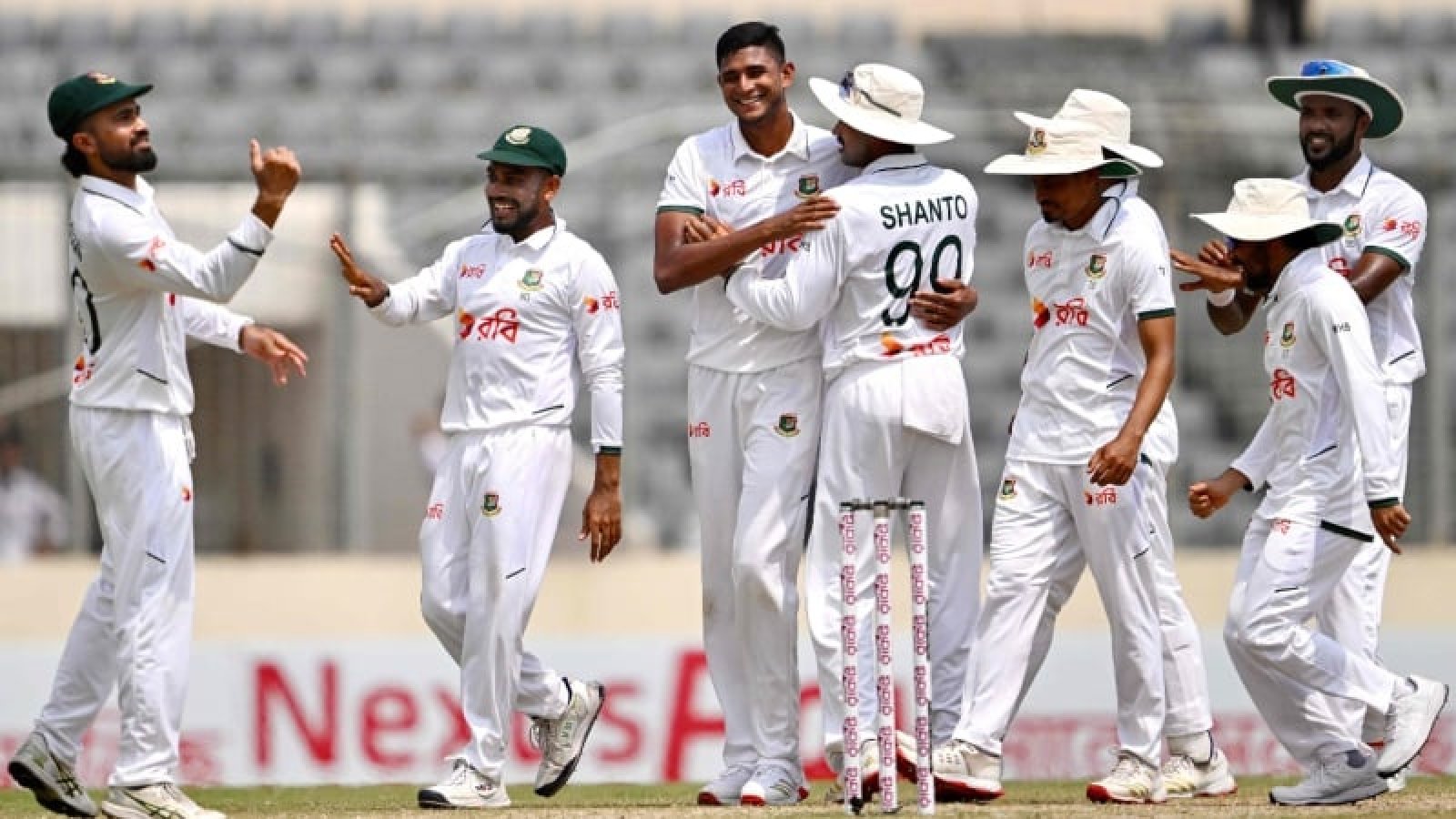 ঘরের মাঠে প্রথমবার পাকিস্তানকে হারাল টাইগাররা