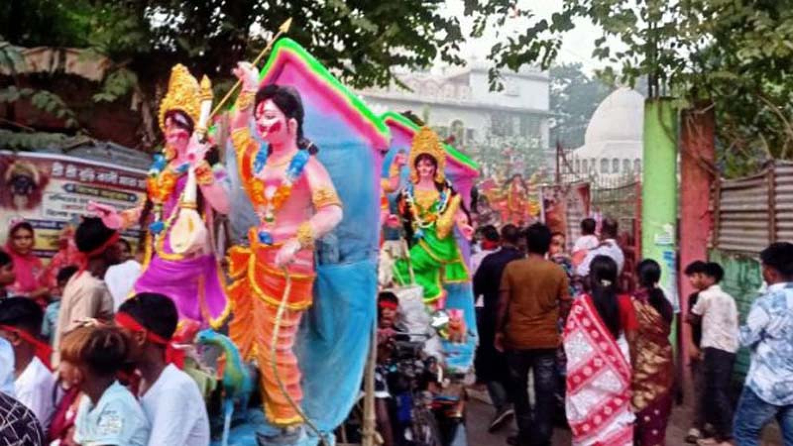 পার্বতীপুরে প্রতিমা বিসর্জনের মধ্যে দিয়ে শেষ হলো শারদীয় দুর্গোৎসব