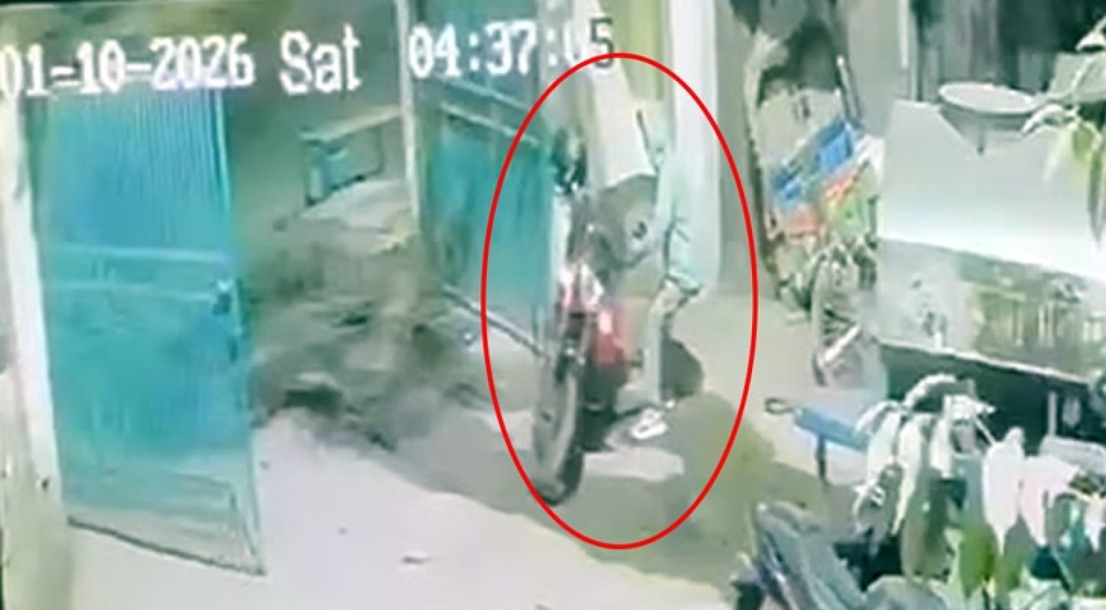 ভাটারা থানার ভেতর থেকে পুলিশের মোটরসাইকেল চুরি