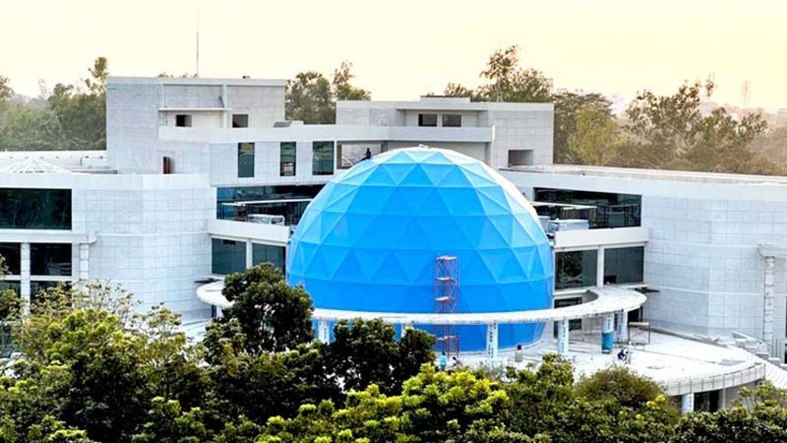 দর্শকশুন্য রাজশাহী নভোথিয়েটার