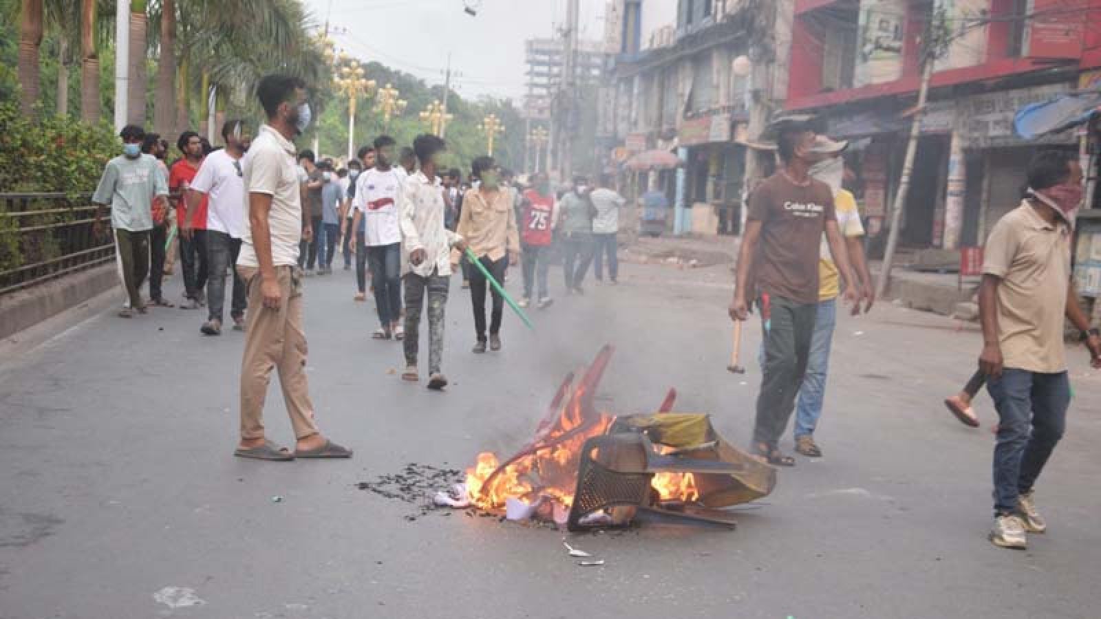 রাজশাহীতে মোটর শ্রমিক ইউনিয়নের দুই পক্ষের সংঘর্ষ, ককটেল বিস্ফোরণ