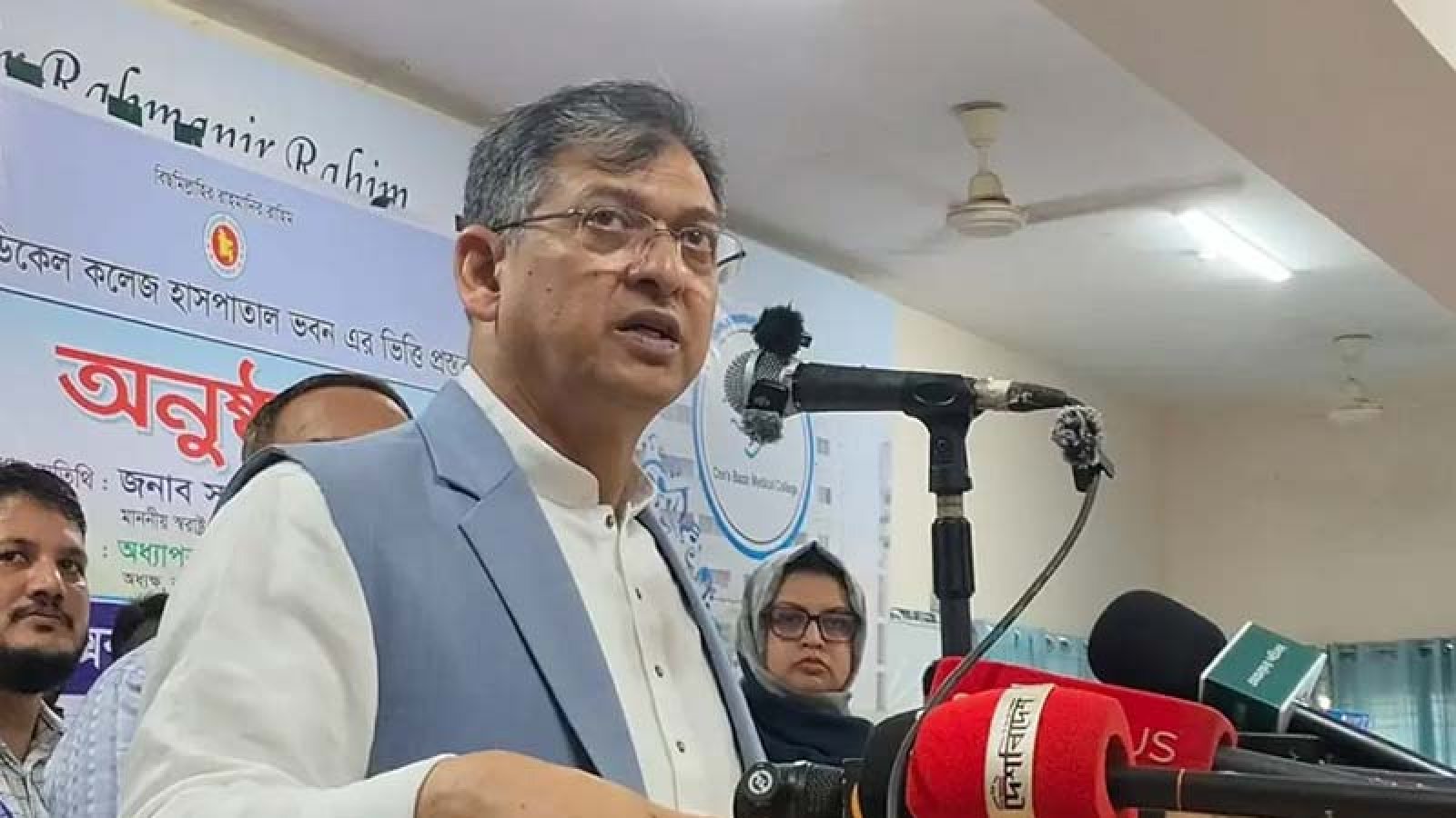 স্বরাষ্ট্রমন্ত্রীর প্রশ্ন ‘কিসের হাসিনা, তার চেহারা কী দেখা গেছে?