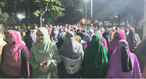 বোরকা পরা নিয়ে বিতর্কিত পোস্ট, রাবি শিক্ষকের বহিষ্কারের দাবিতে বিক্ষোভ