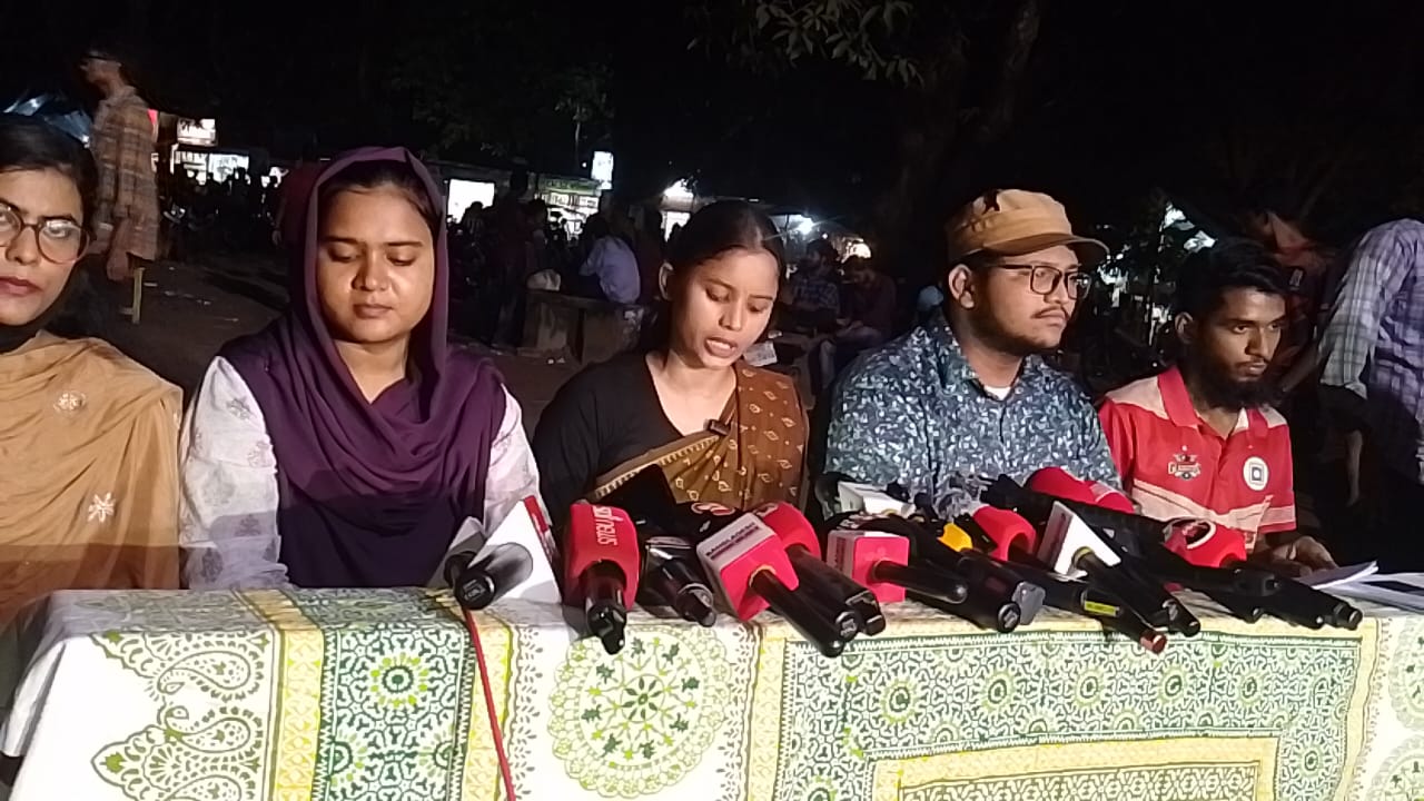 রাকসু নির্বাচন: জরিপে শীর্ষ তিন পদেই এগিয়ে ছাত্রশিবির