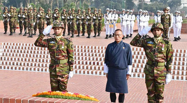 সাভার স্মৃতিসৌধে শ্রদ্ধা জানালেন ভুটানের প্রধানমন্ত্রী