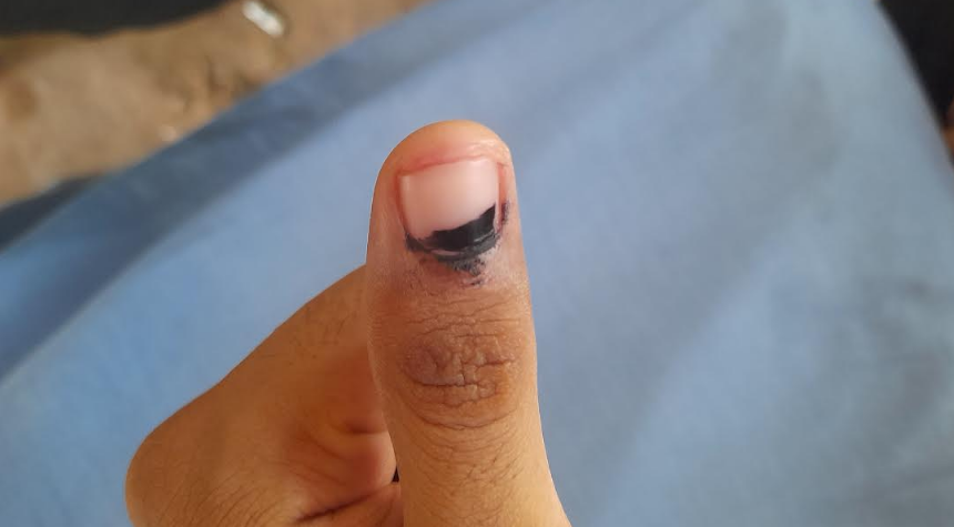 উঠে যাচ্ছে অমোচনীয় কালি