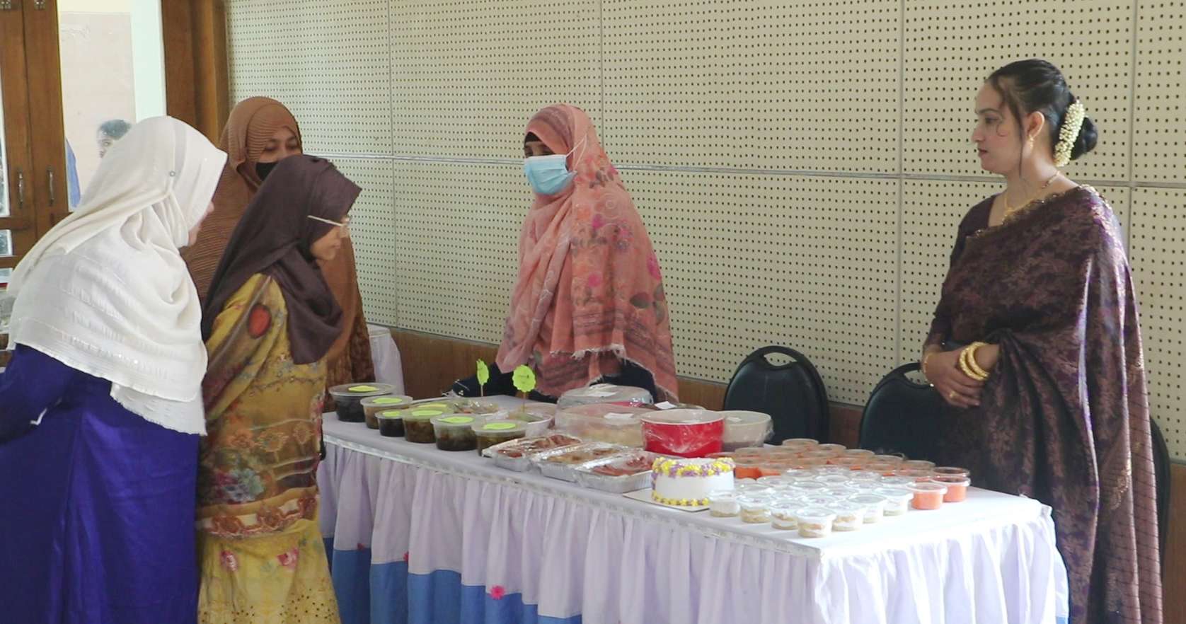 নওগাঁয় দিনব্যাপী পিঠা উৎসব