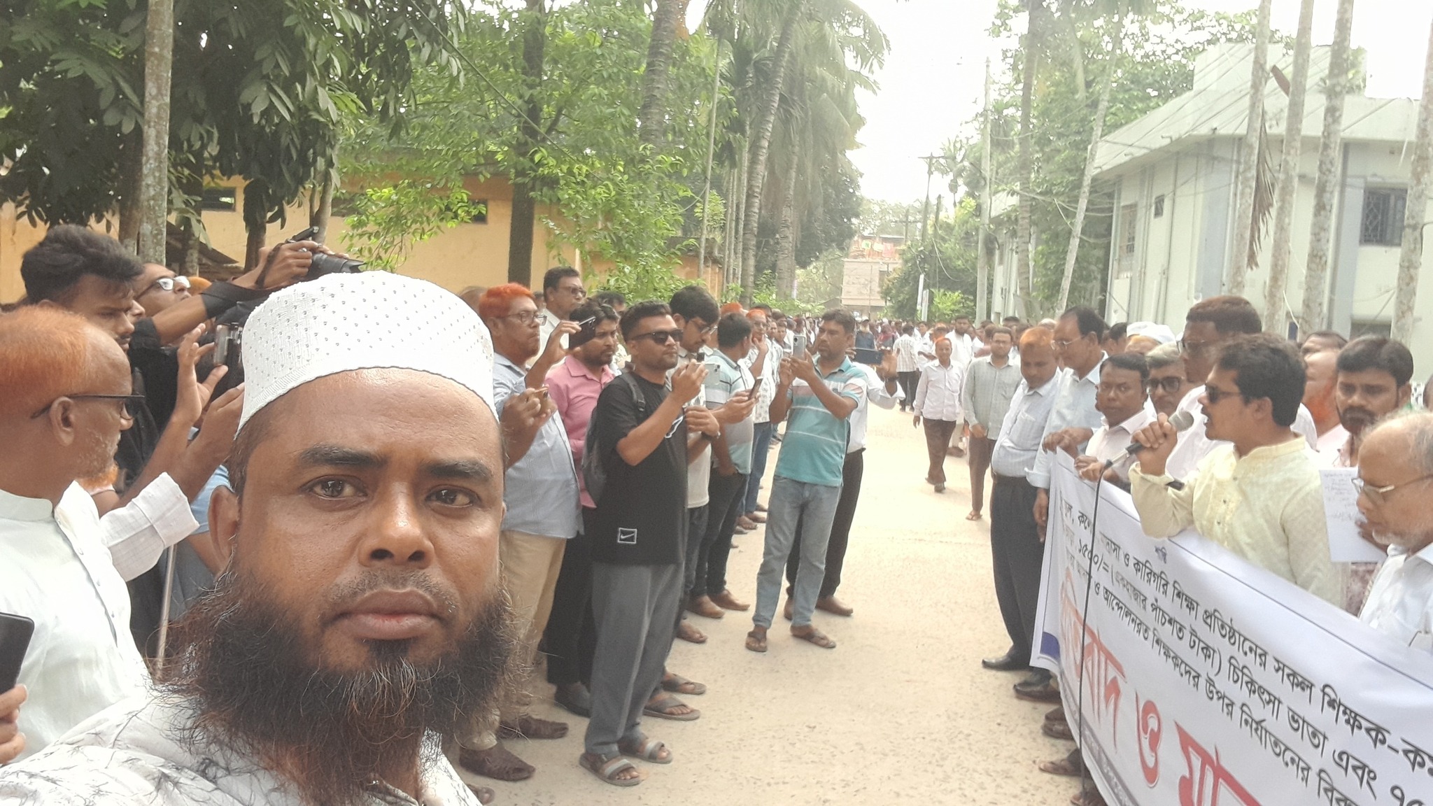 বাঘায় বেসরকারি কর্মচারীদের অধিকার আদায় সমাবেশ, পুলিশি নির্যাতনের বিরুদ্ধে প্রতিবাদ সভা অনুষ্ঠিত