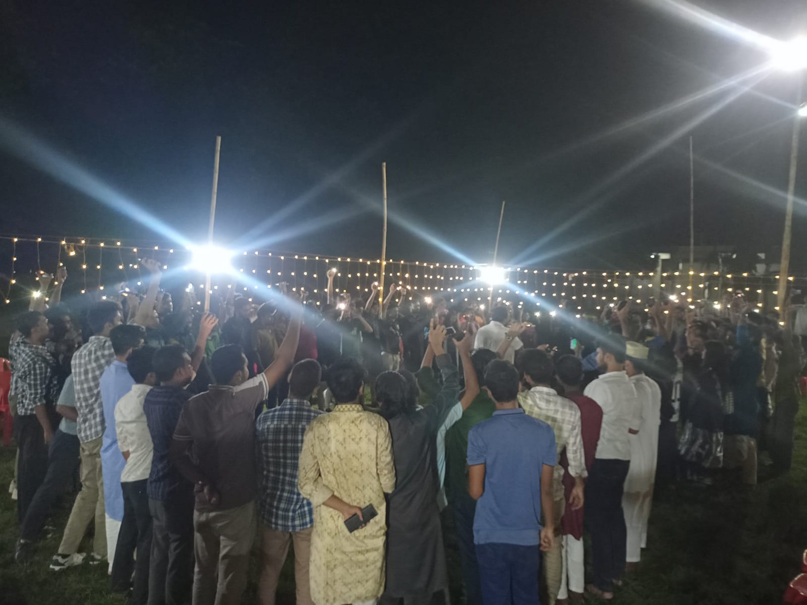 রাকসু নির্বাচনের ফল প্রকাশের পরেরদিন পিকনিক করলেন পরাজিত প্রার্থীরা